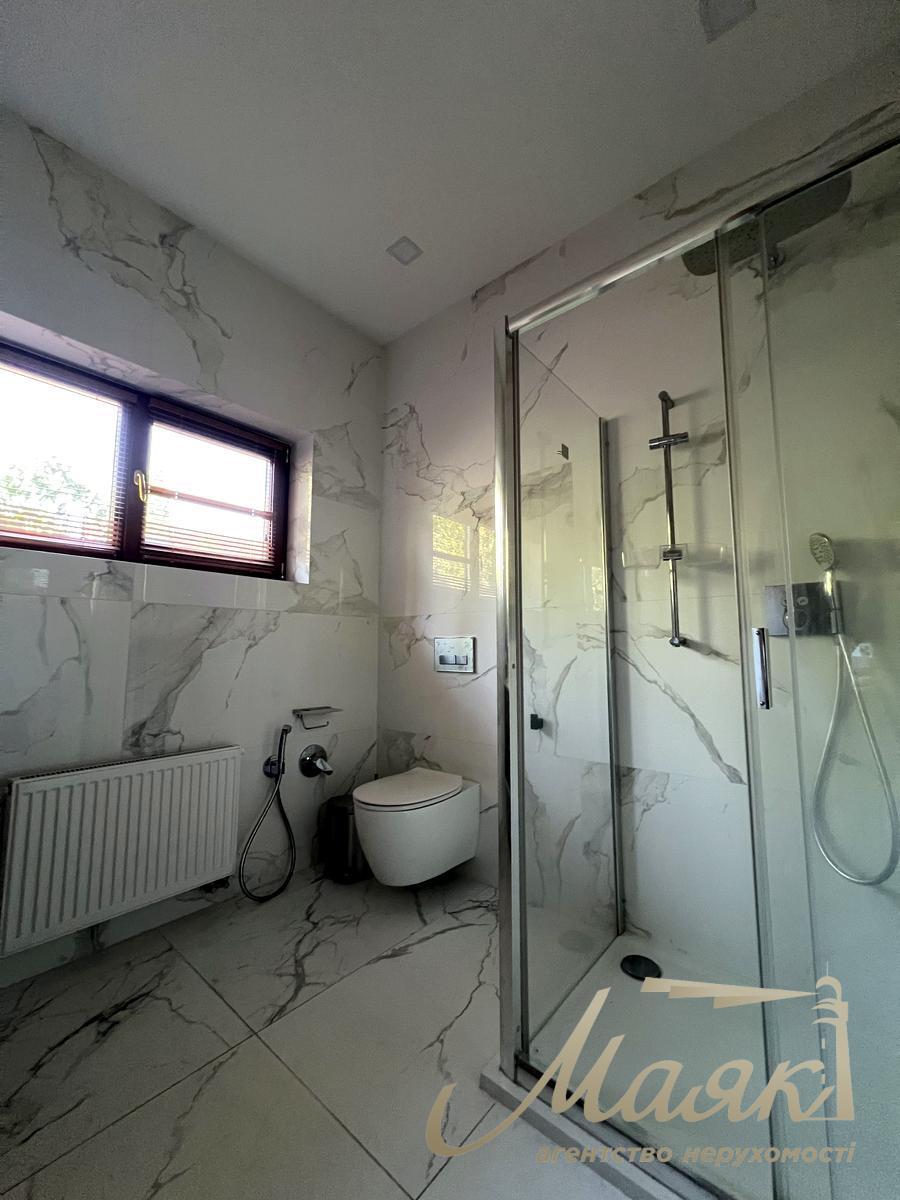 Оренда 1-поверхового будинку 236м2 в с. Лісники, Новообухівський напрямок, Київська область.