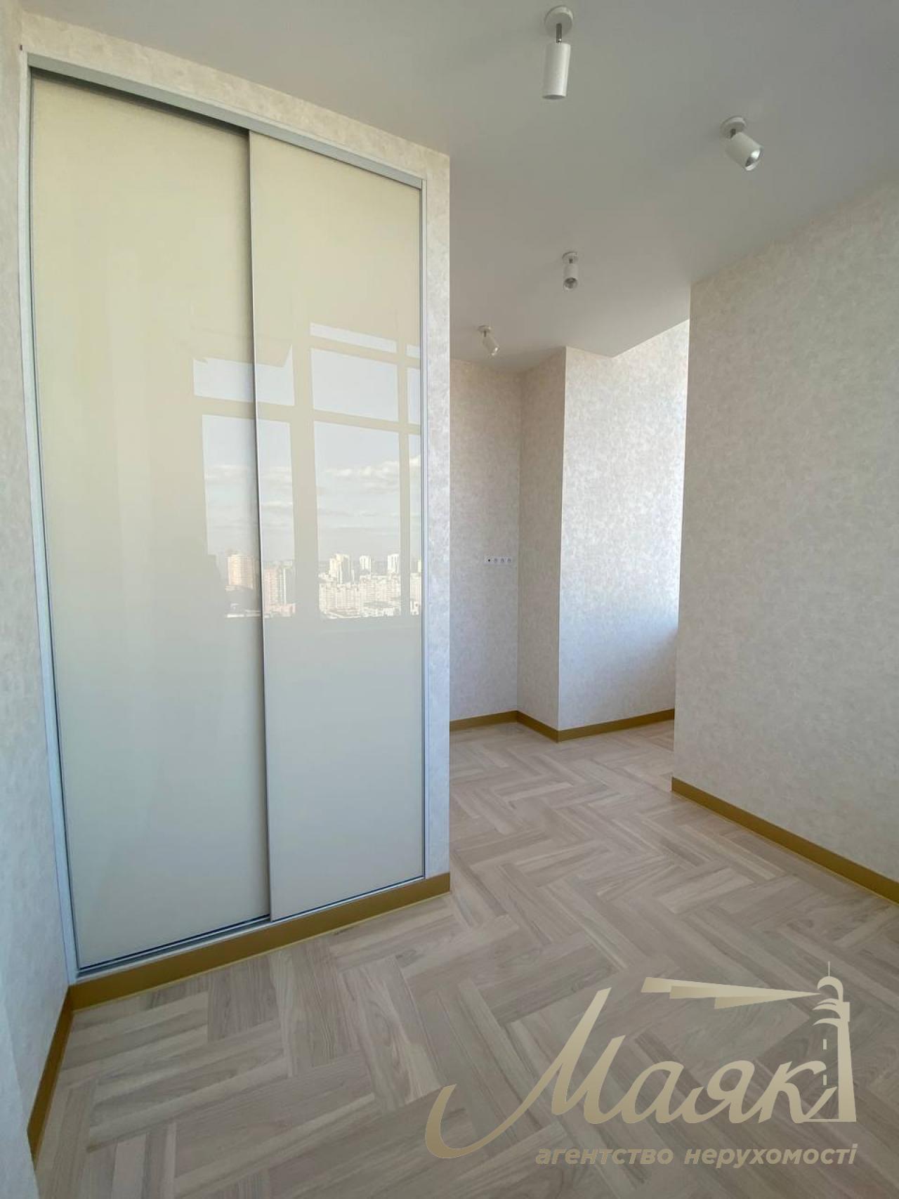 Продаж 3к квартири 97м2 з дизайнерським ремонтом у ЖК River Stone Рівер Стоун