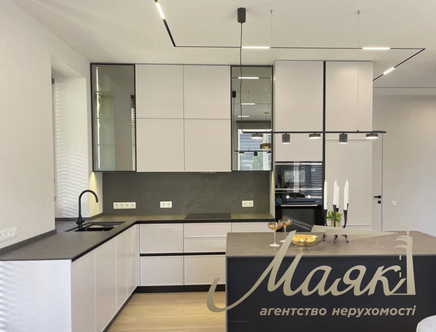 Продажа дома 305м2 в КГ "Новая ходосовка"с.  Ходосовка, Киево-Святошинский район