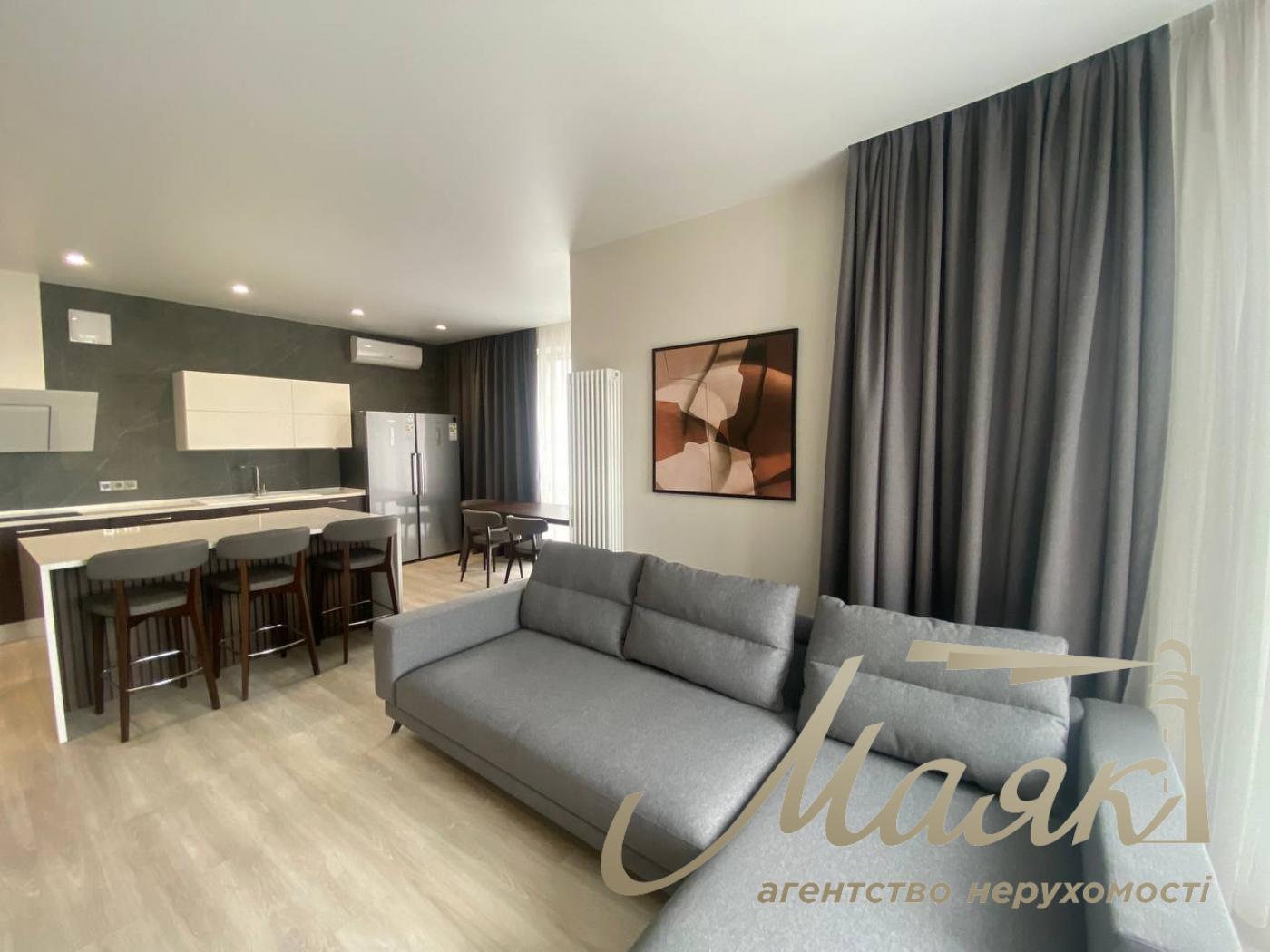 Rent of a three-story penthouse in the Atlantic residential complex at 118 Antonovich Street