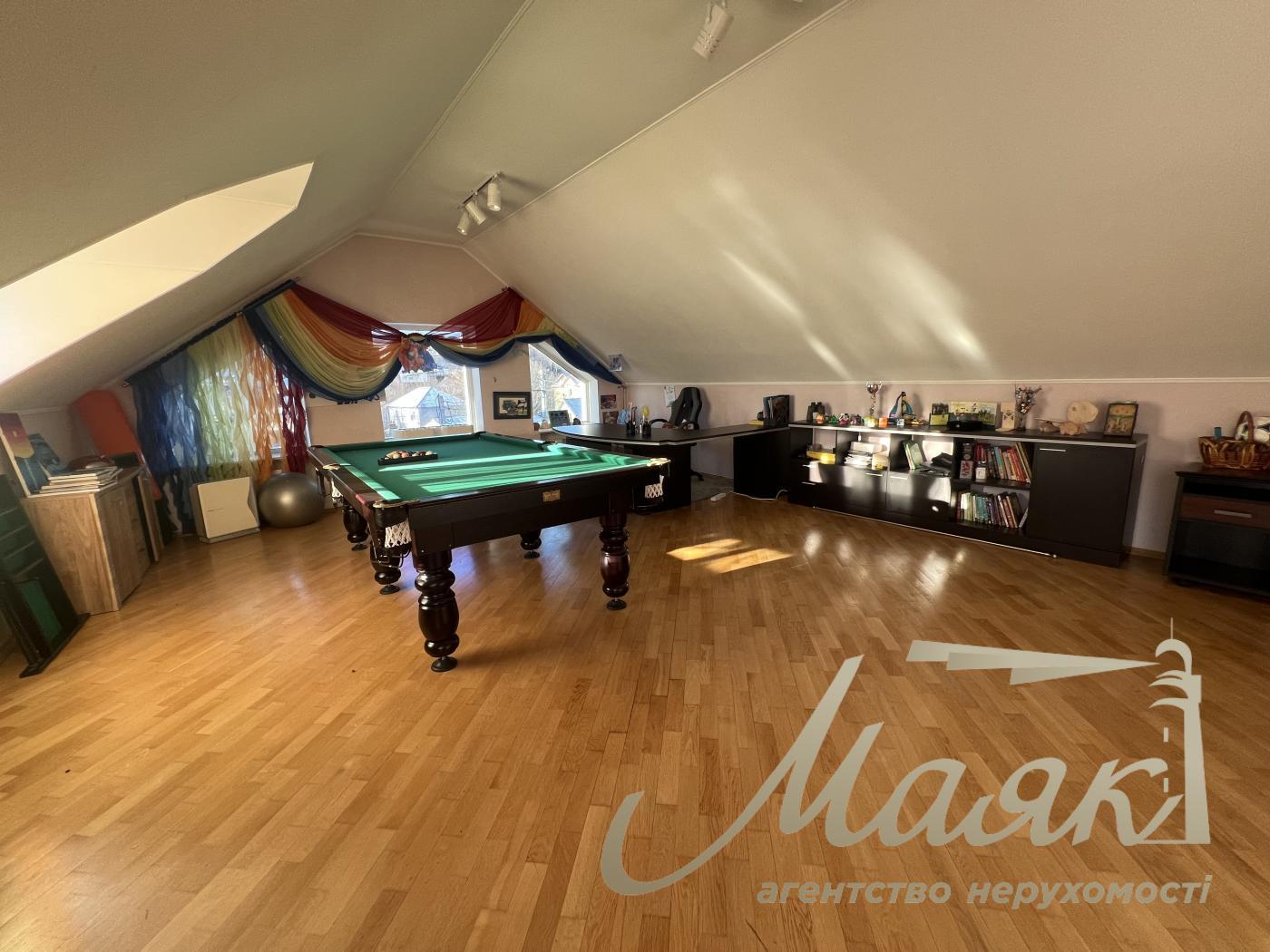 Rent of a 3-storey house 460m2, Goloseevsky district, Myshelovka.