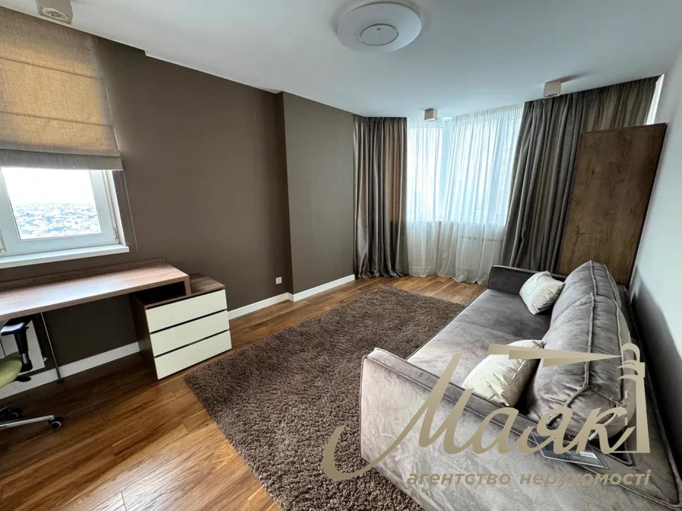 Продаж 4к квартири ЖК Молодіжний Квартал, вул. Чавдар, Осокорки