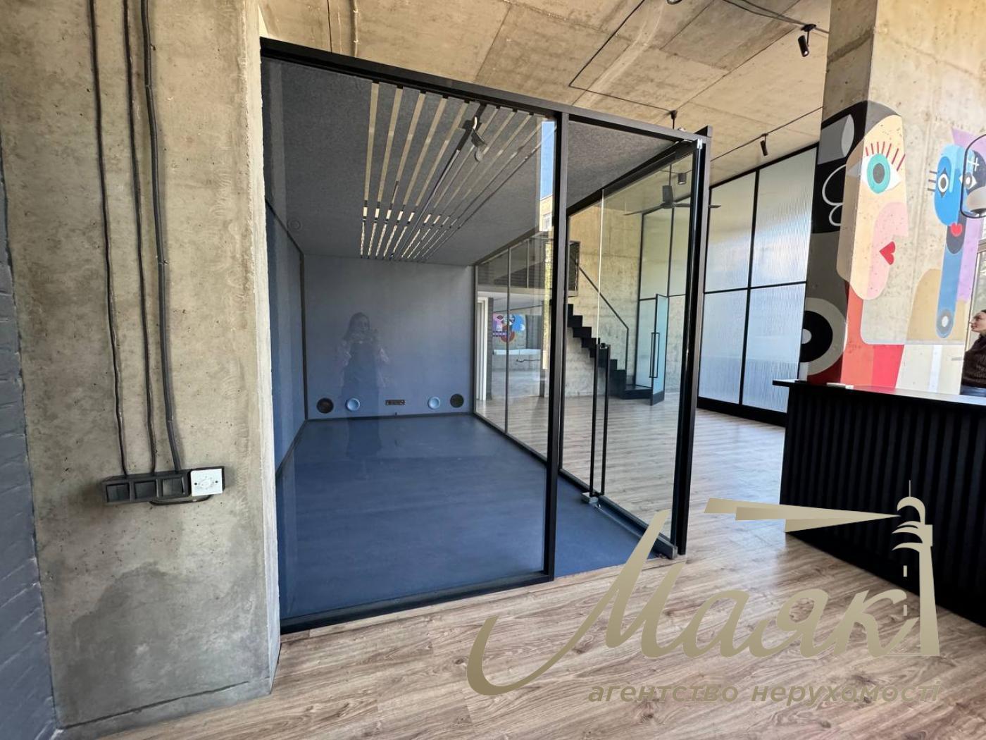 Sale of commercial premises 160 m2 in residential complex Prestige Hall, Tyutyunnika 37/1, Center