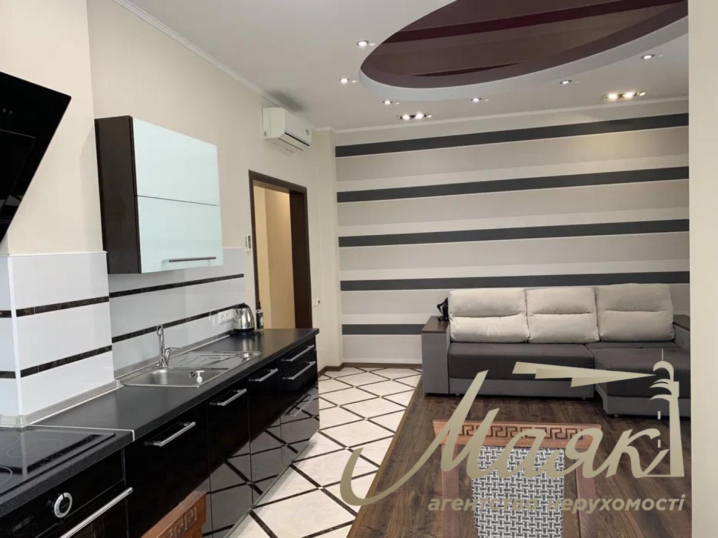 Rent 2k apartment (63 m²) in Residential Complex Novopecherskie Lipki
