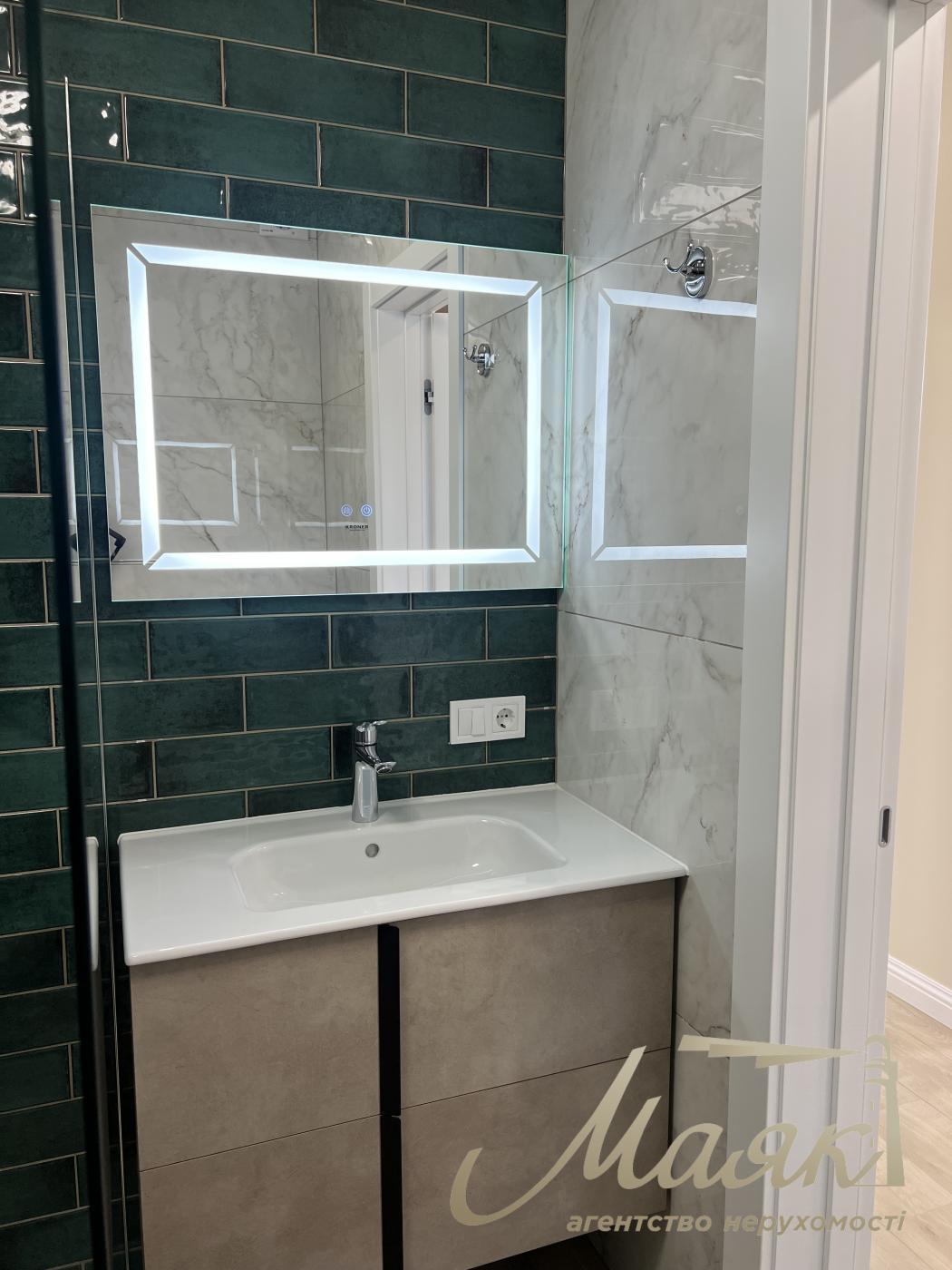 Rent 3-storey duplex 270m2, Kozin