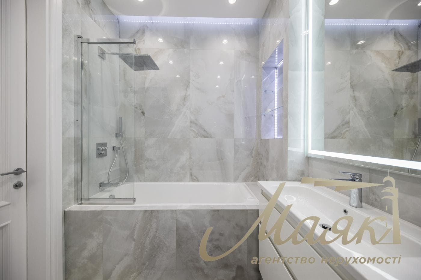 Оренда 2-кімнатної квартири в ЖК Бульвар Фонтанів, 55м², Печерський район, Київ