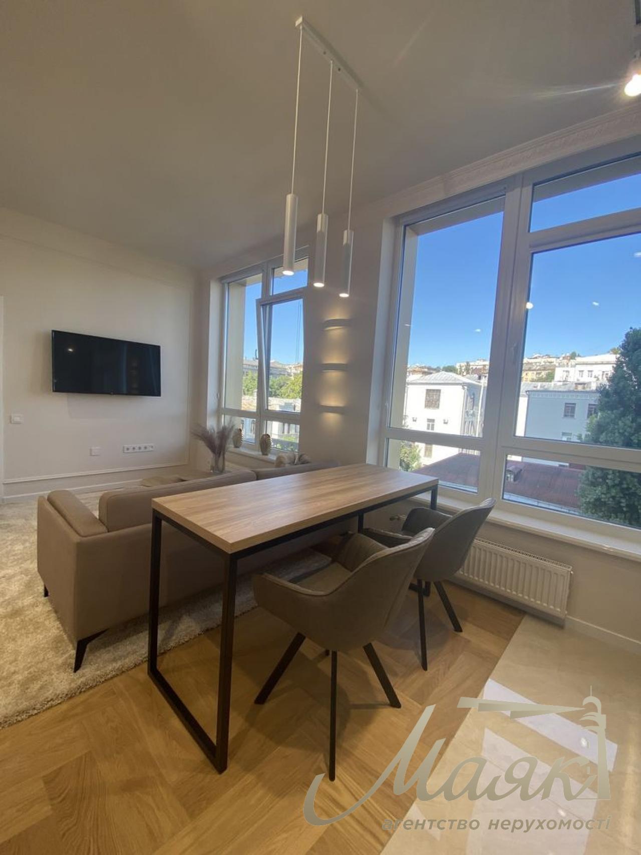 Продаж квартири з ремонтом у ЖК 38 Перлина вул.Жилянська 68