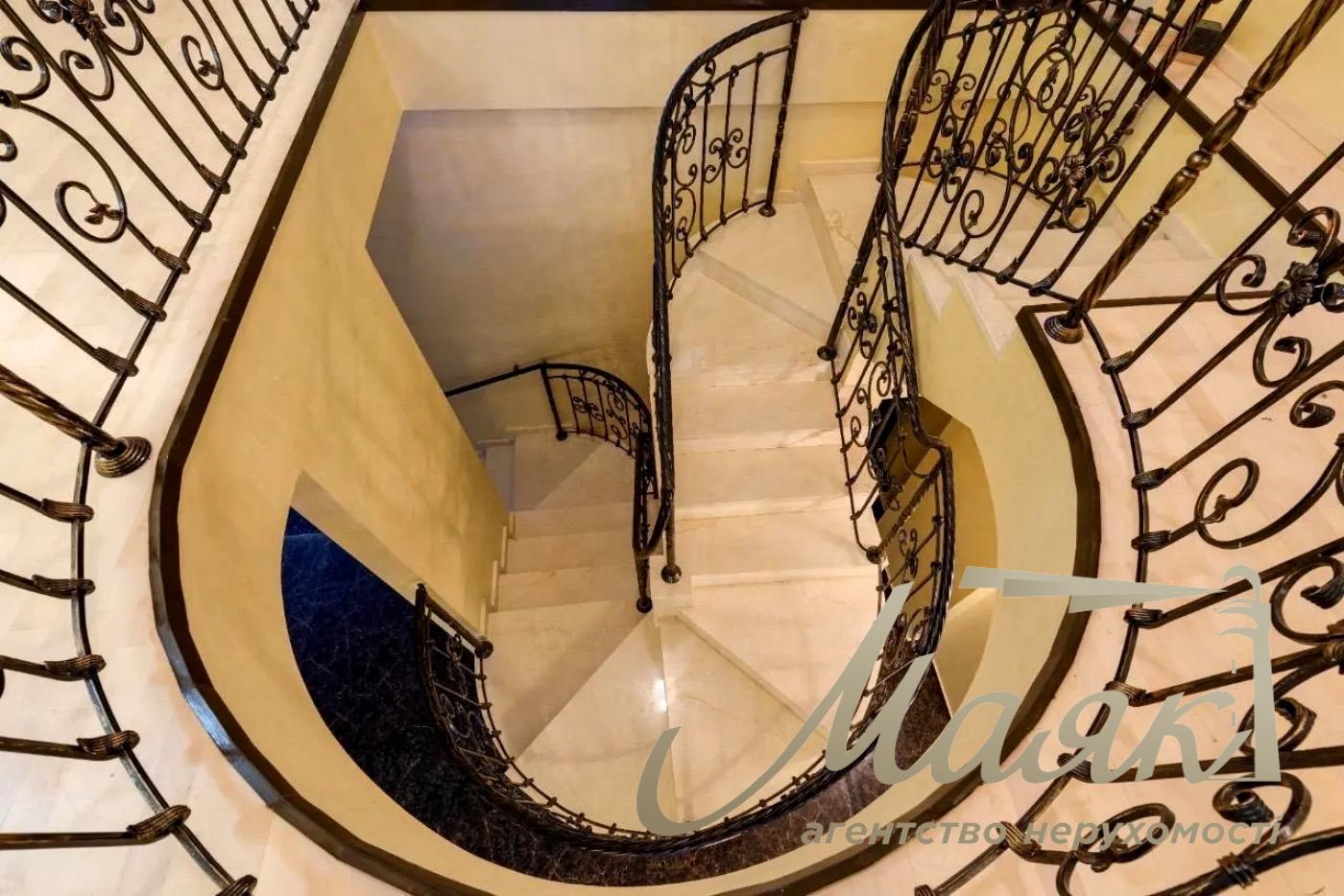 Оренда будинку в Конча-Заспі, КМ "Французьке містечко" 650 м² ділянка 30 соток вул. Лісова