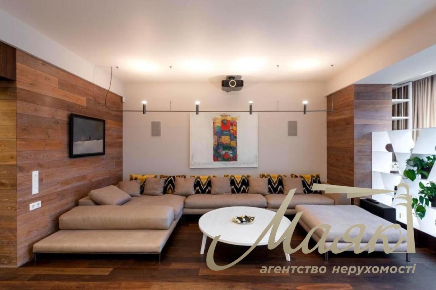 Аренда 3-комнатной квартиры в центре, пер. Виноградный