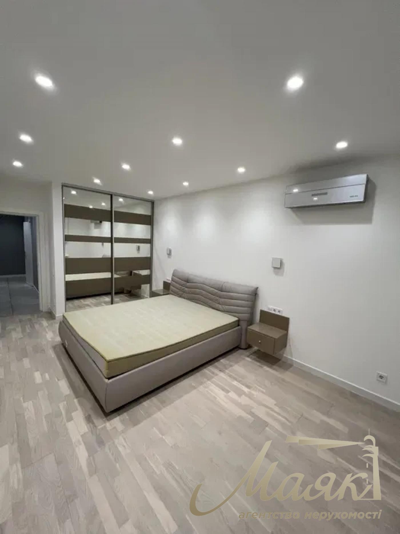 Rent 2-bedroom apartment 112m2 LCD Zlatoustovsky, Dmitrievskaya str.