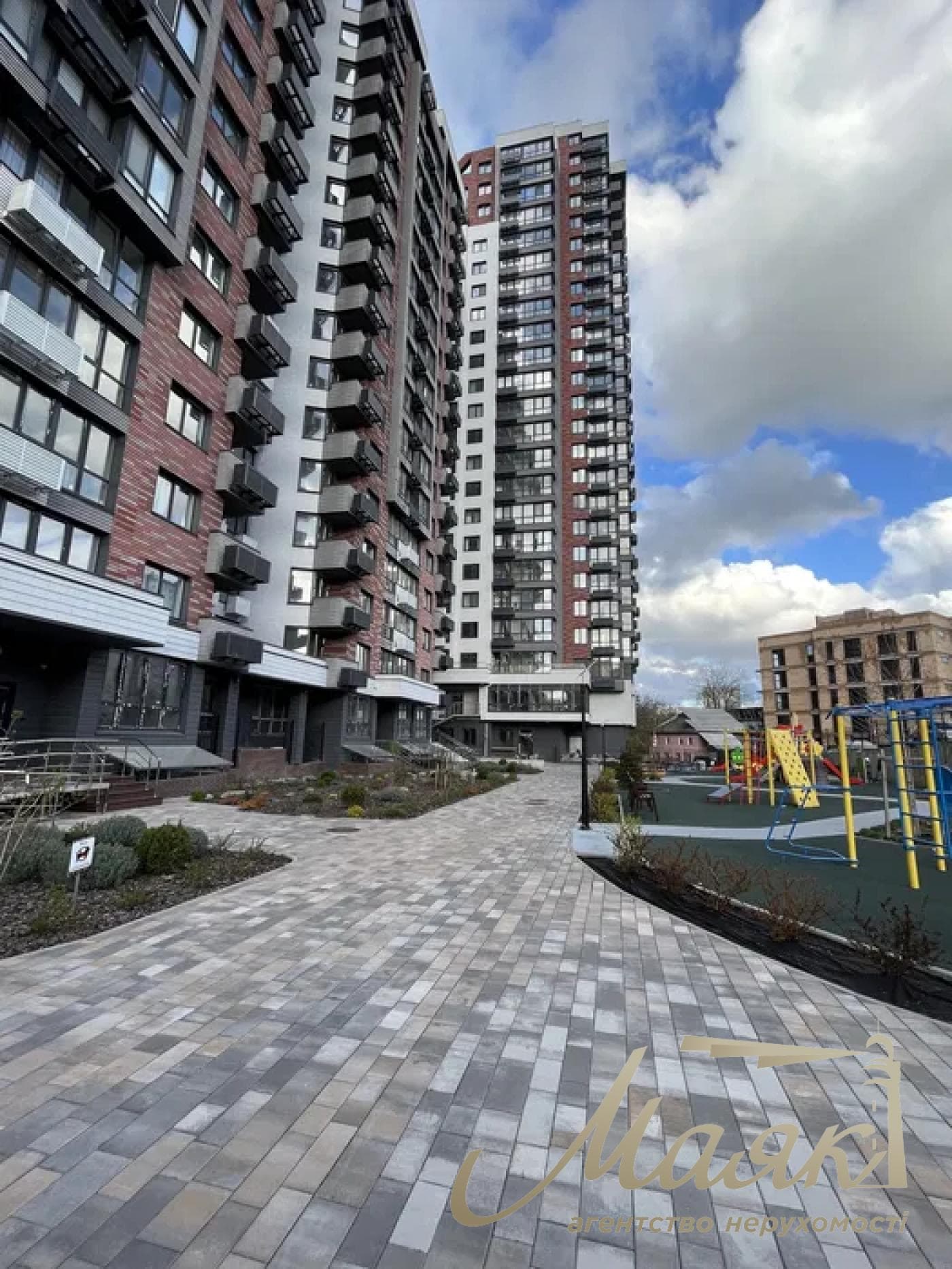 For sale 3-bedroom apartment Residential Complex West House, Kostnaiska street (m. Demeyevskaya)