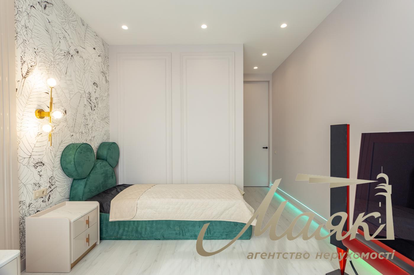 Продаж пентхауса 195 м² з терасою та дизайнерським ремонтом у ЖК Park Avenue VIP, Київ