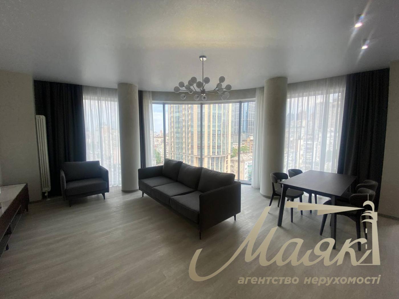 Rent of a 4-room apartment in the Atlantic residential complex at 118 Antonovycha Street, Palace of Ukraine.