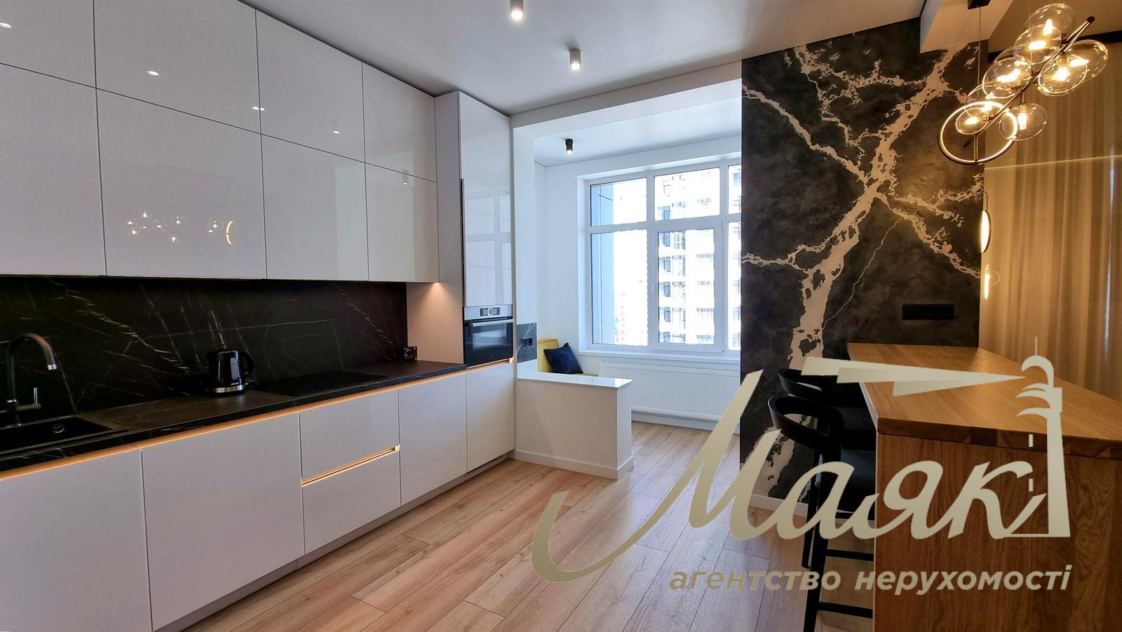 Оренда сучасної студії 60м2 у ЖК "Новопечерські Липки" Андрія Верхогляда/Драгомирова 17, Печерський район, Київ.