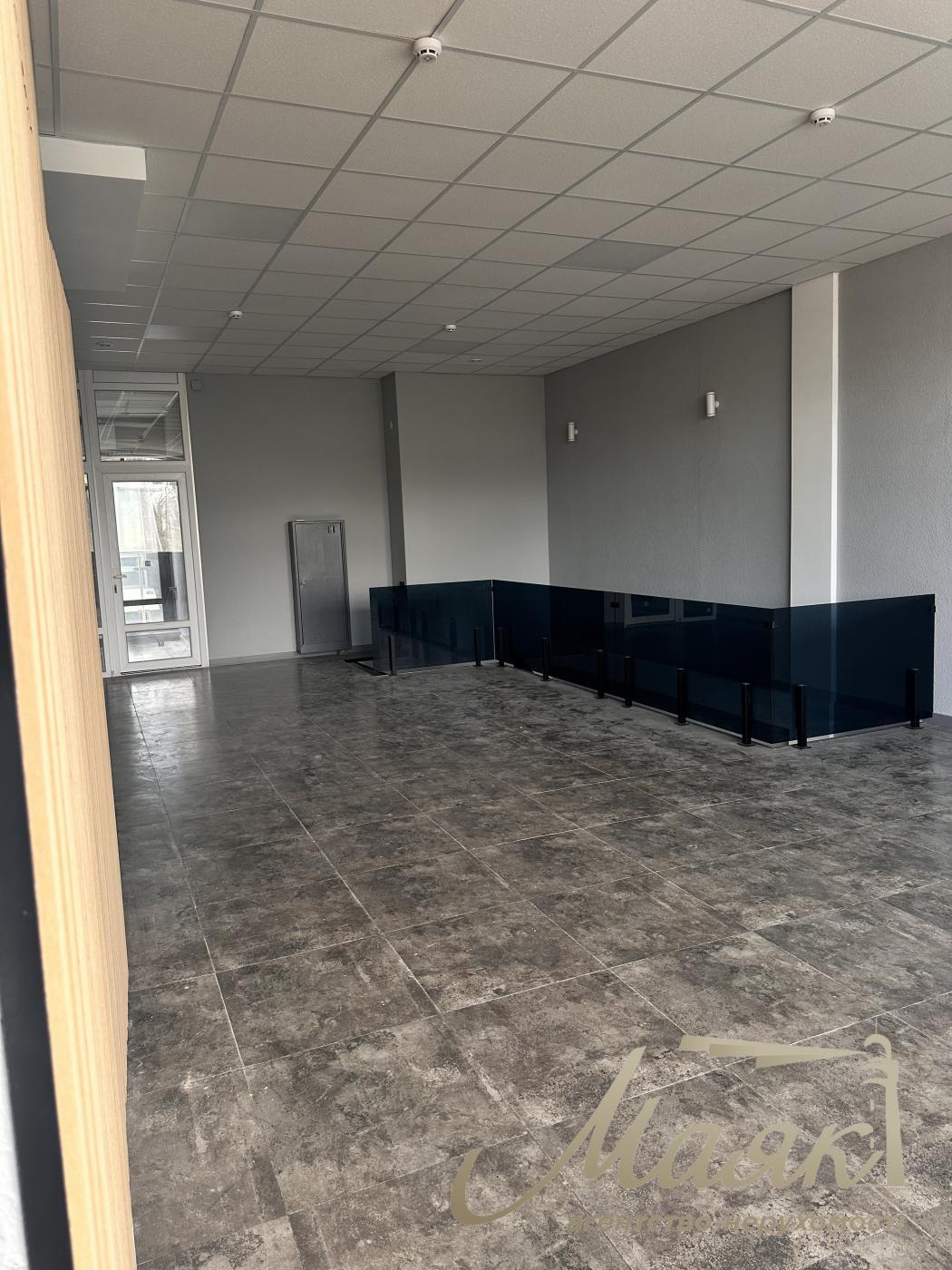 Оренда фасадного комерційного приміщення в ЖК River Stone, Осокорки.