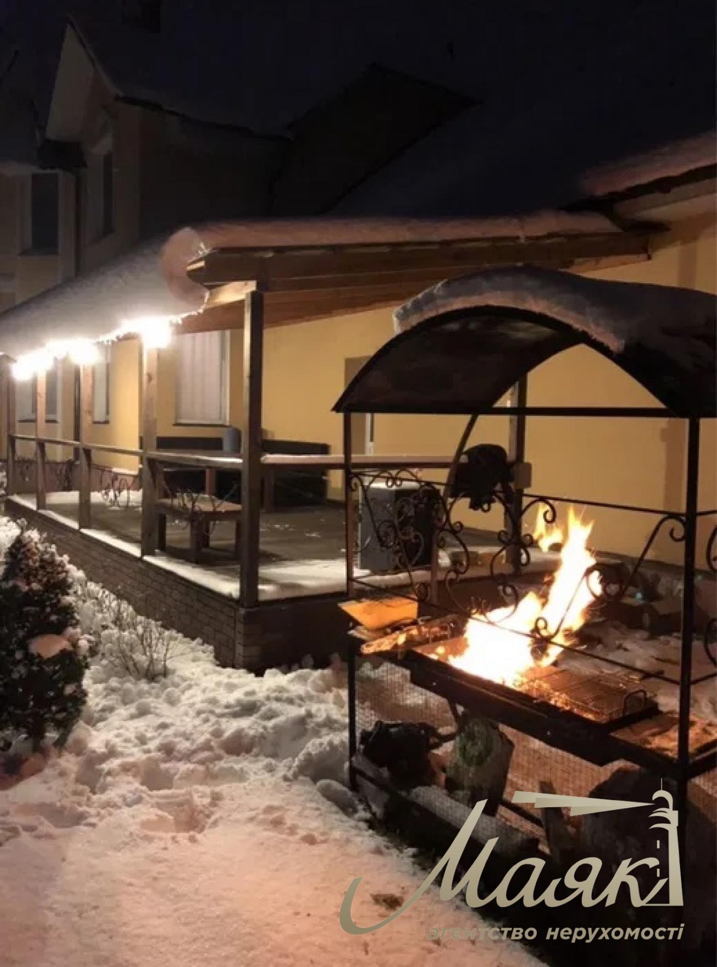 Rent a house 300m2 in the village of Kozin, ulitsa Nova,70