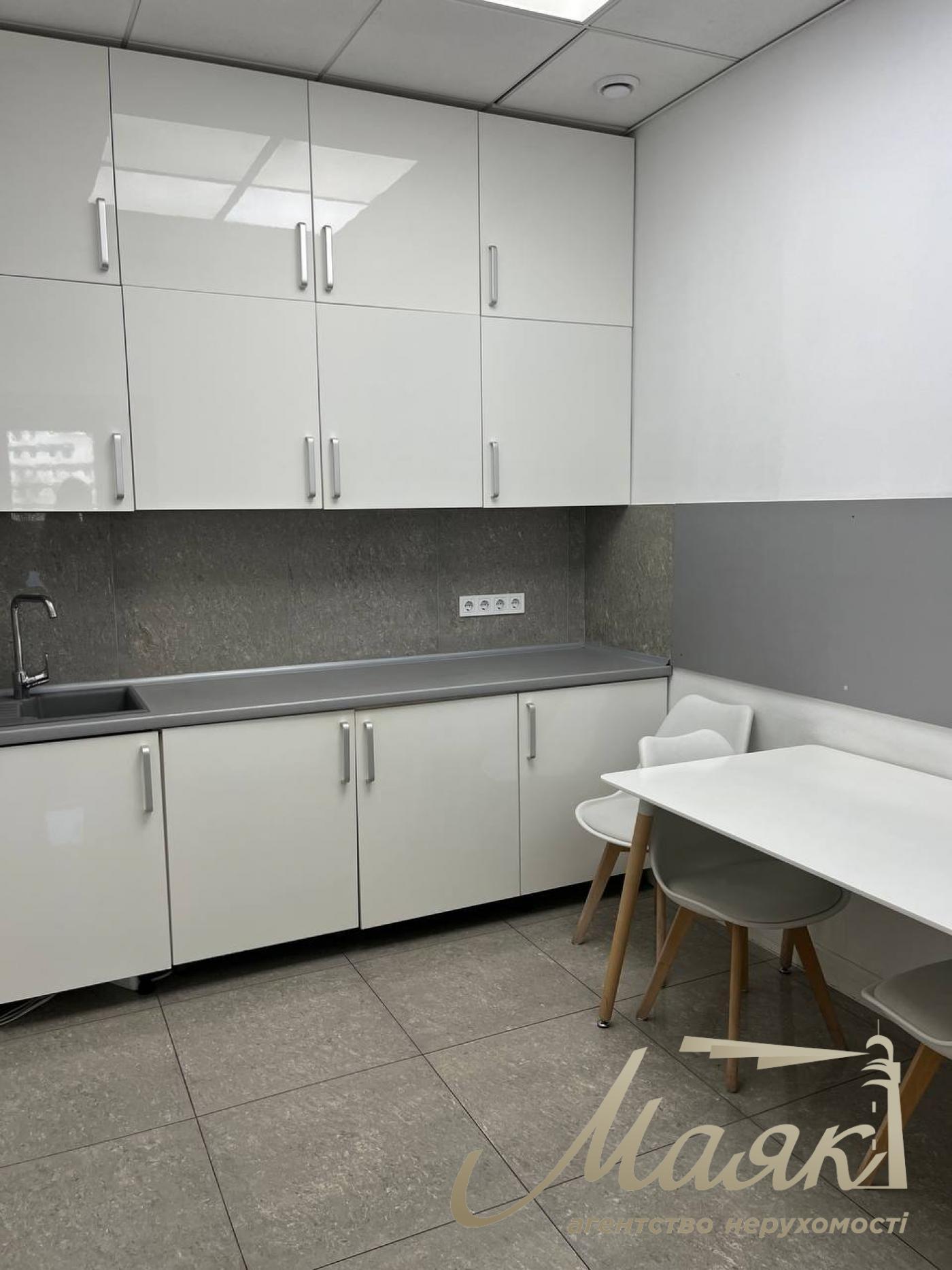 Furnished office for rent 244 sq.m. in BC IQ on Bolsunovskaya str.