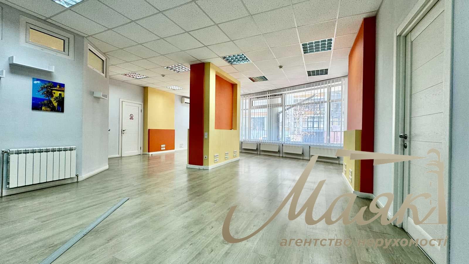 Office for rent: 1st floor, 227 m², 32-B Yevhen Konovalets St., Pechersky District