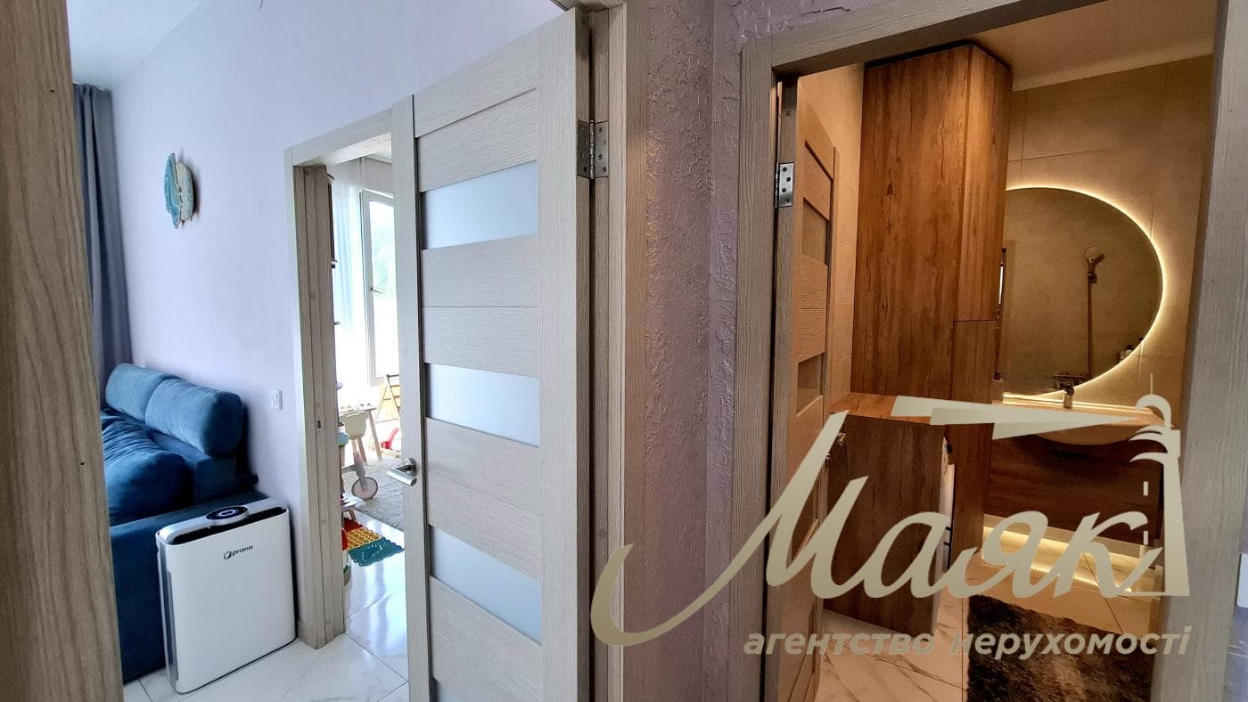 Продаж 1 поверхового таунхауса з ділянкою на 2 сотки, 40 кв. м2 метро Славутич