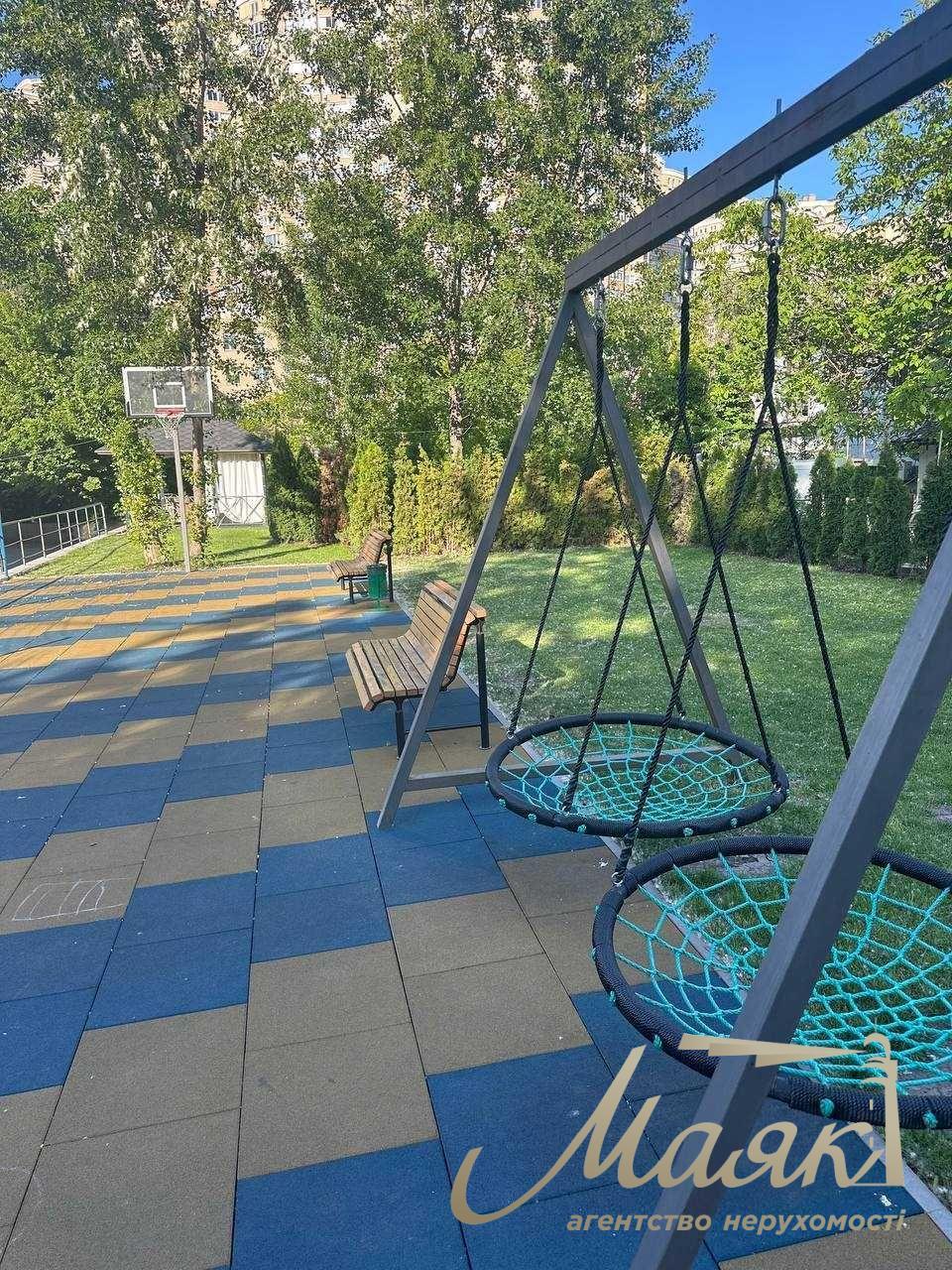 Аренда офисного помещения 636 м2 в БЦ, метро Голосеевская