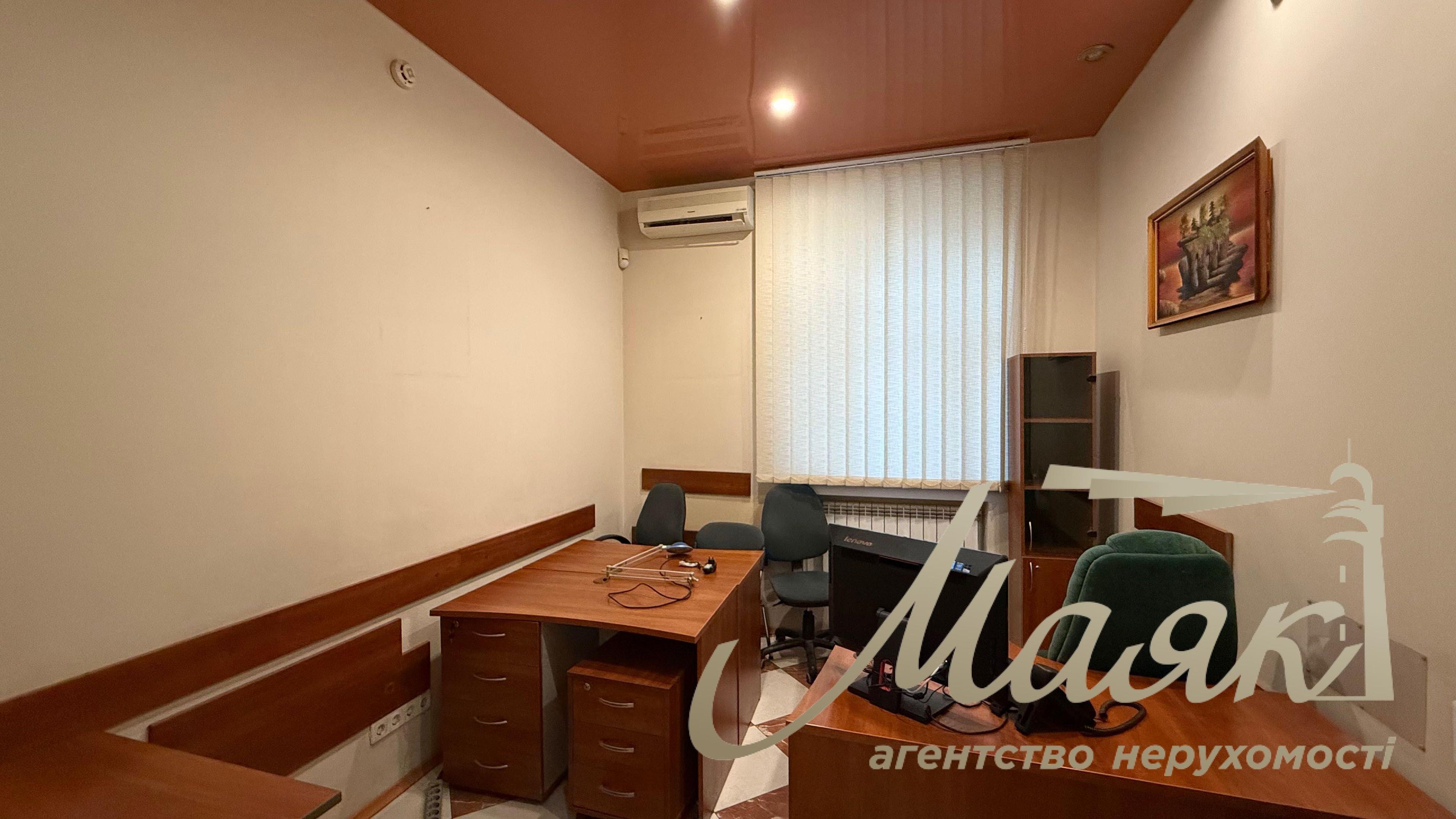 Продаж комерційного приміщення, 213 м2 , вул. Ділова