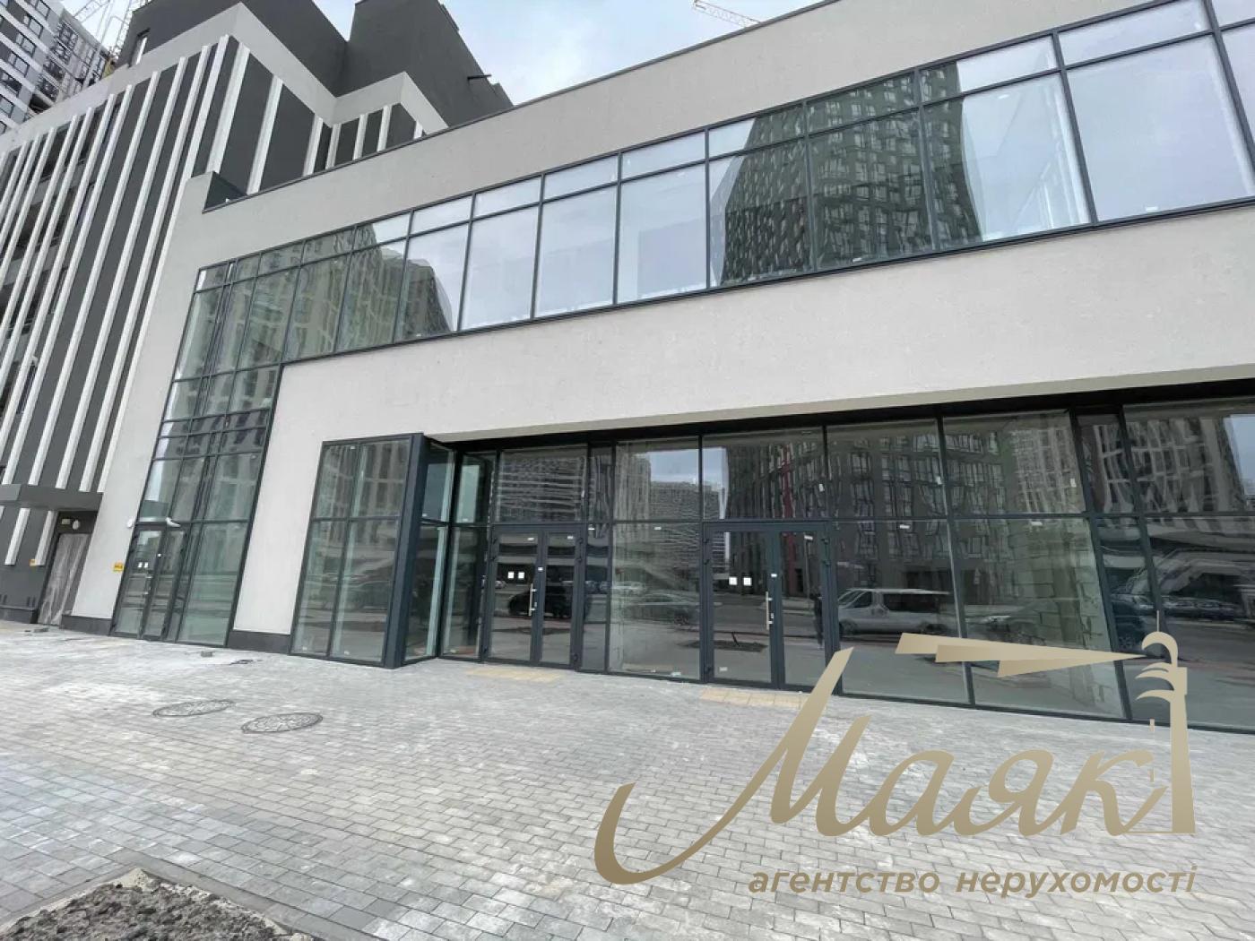 Rent of facade 57 sq.m in residential complex Varshavsky 3