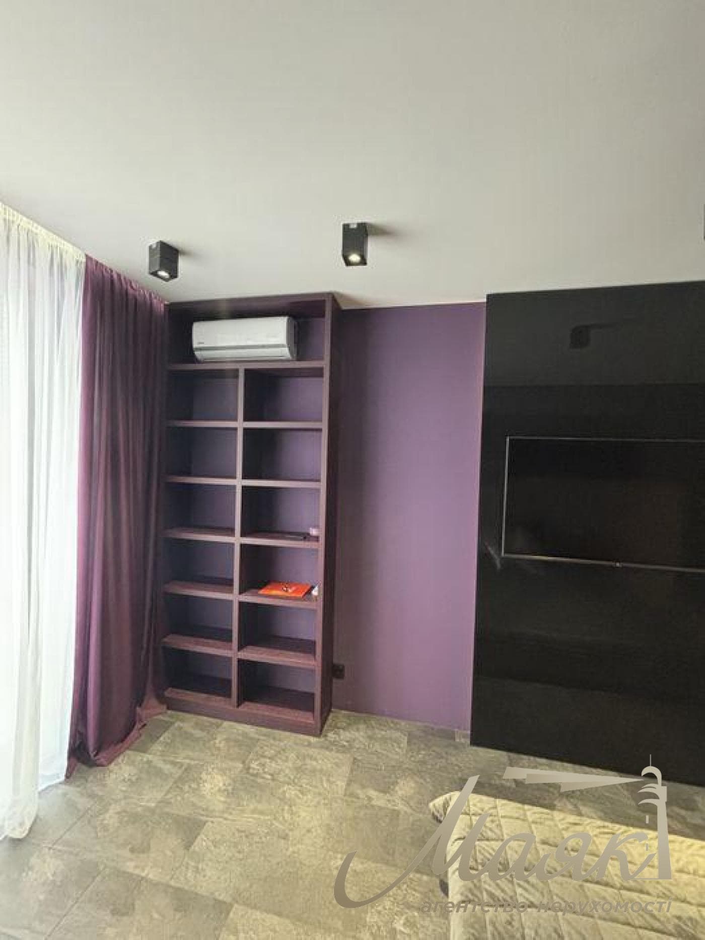 Продаж 2-кімнатної квартири у ЖК Royal Tower, 65 кв. м, Центр, вул. Саксаганського, 37К