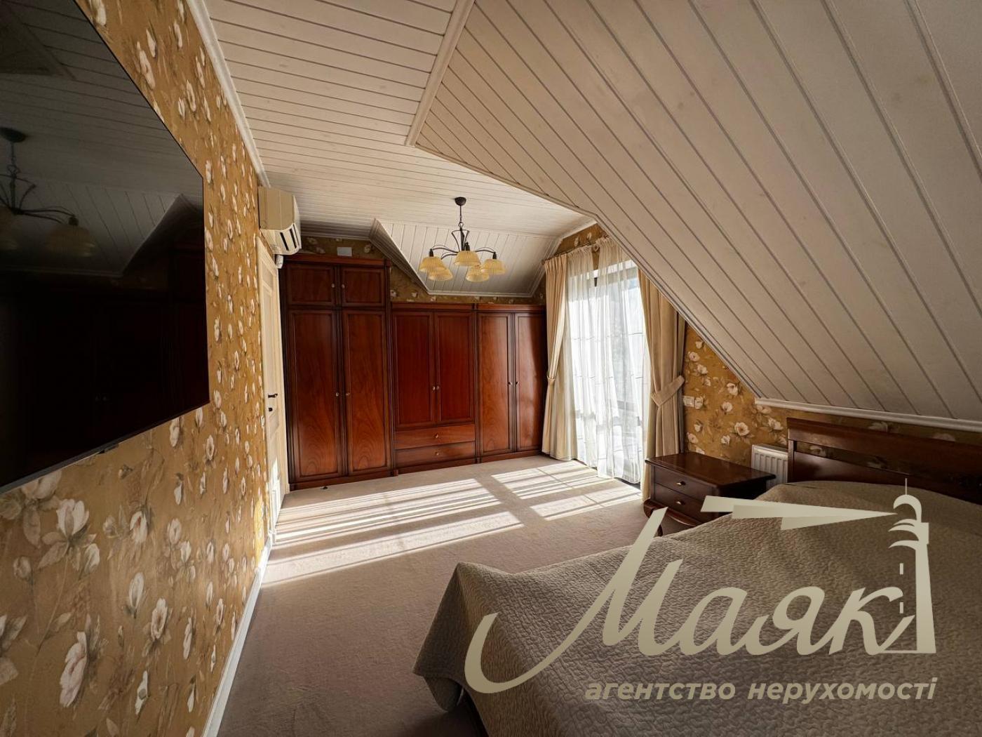 Продаж будинку на Русанівських садах у КМ "Селікатчик", пер. 5-ий Садовий