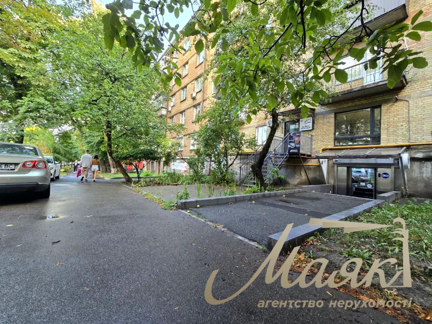 Оренда комерційного приміщення 31м2 на вул.Іонна Павла 22/21, Печерський район.