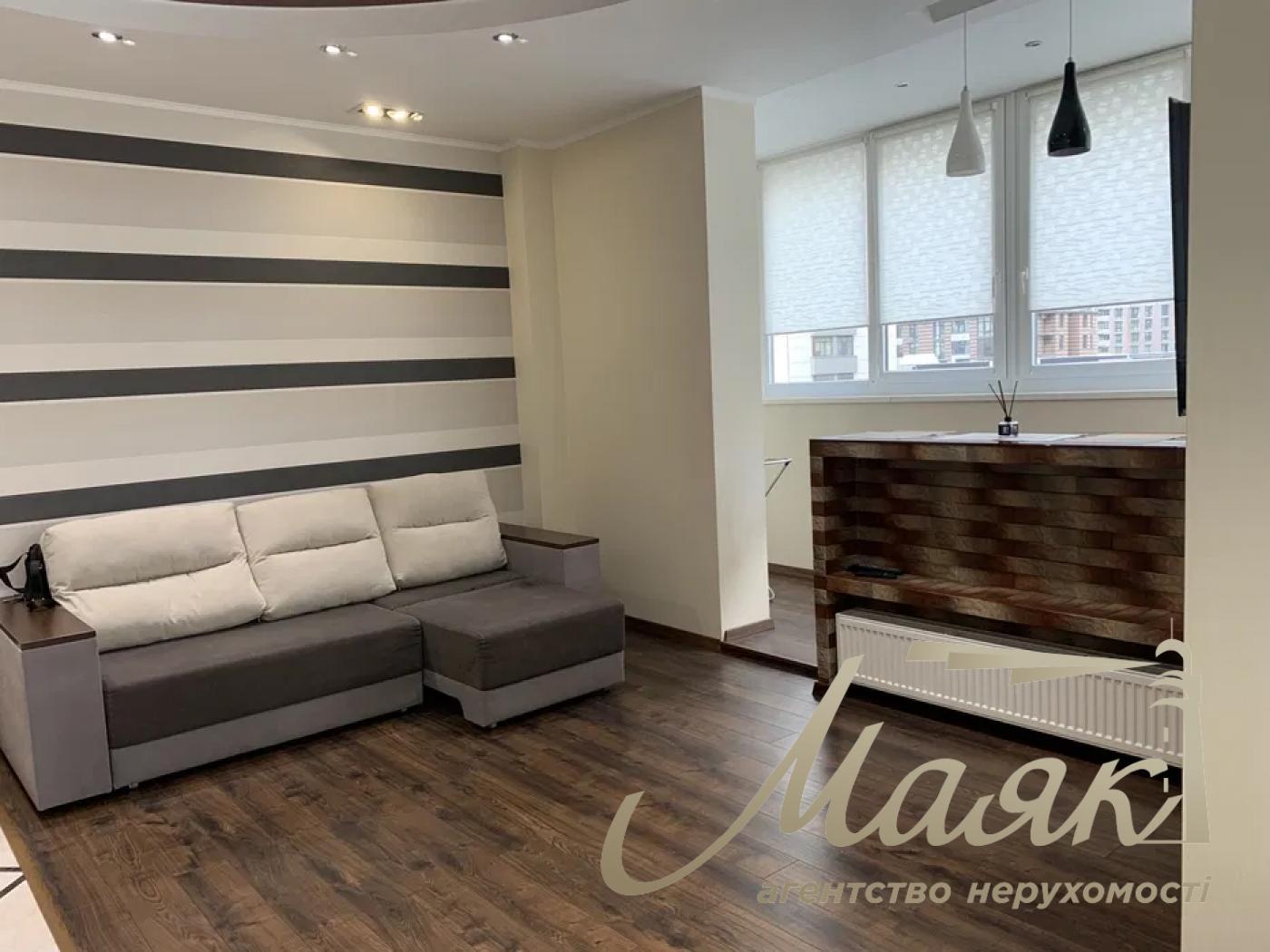 Rent 2k apartment (63 m²) in Residential Complex Novopecherskie Lipki
