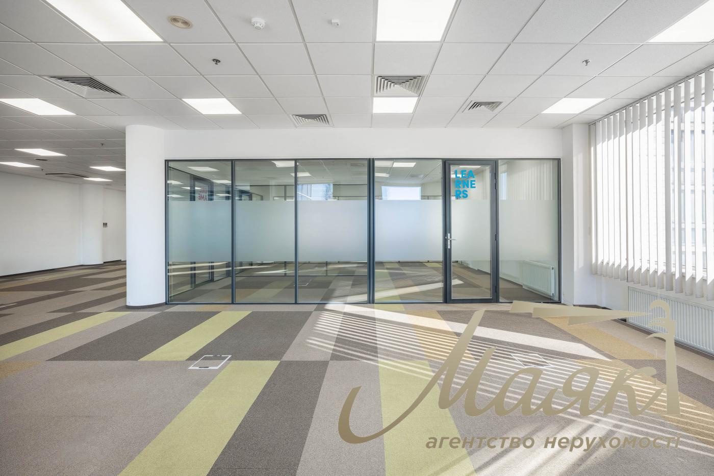 Оренда офісу 726м2 в БЦ Євразія, по вул.Жилянська 78, Центр.