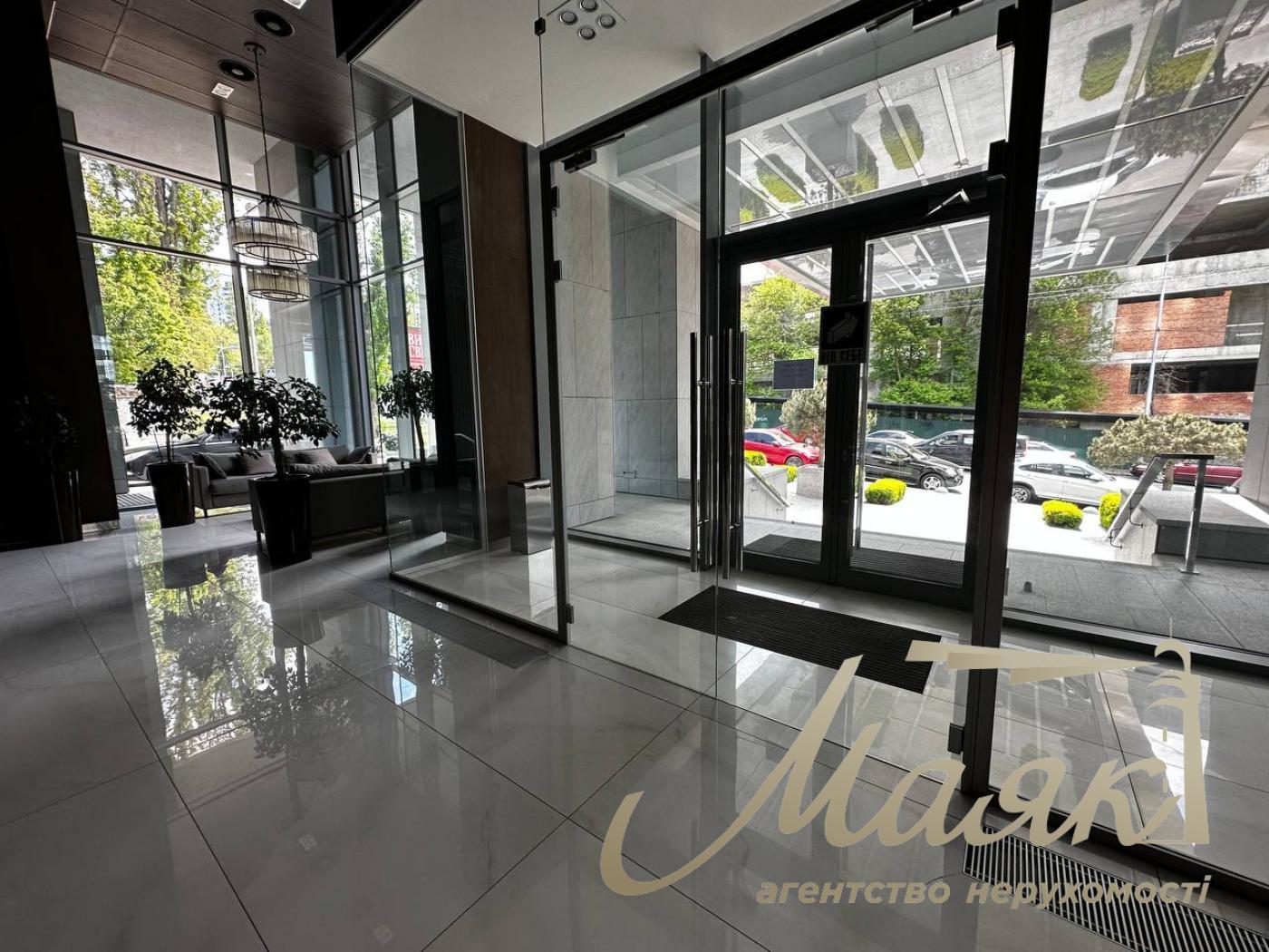 Sale of 4-room apartment 177m2+terrace in residential complex “Central park”