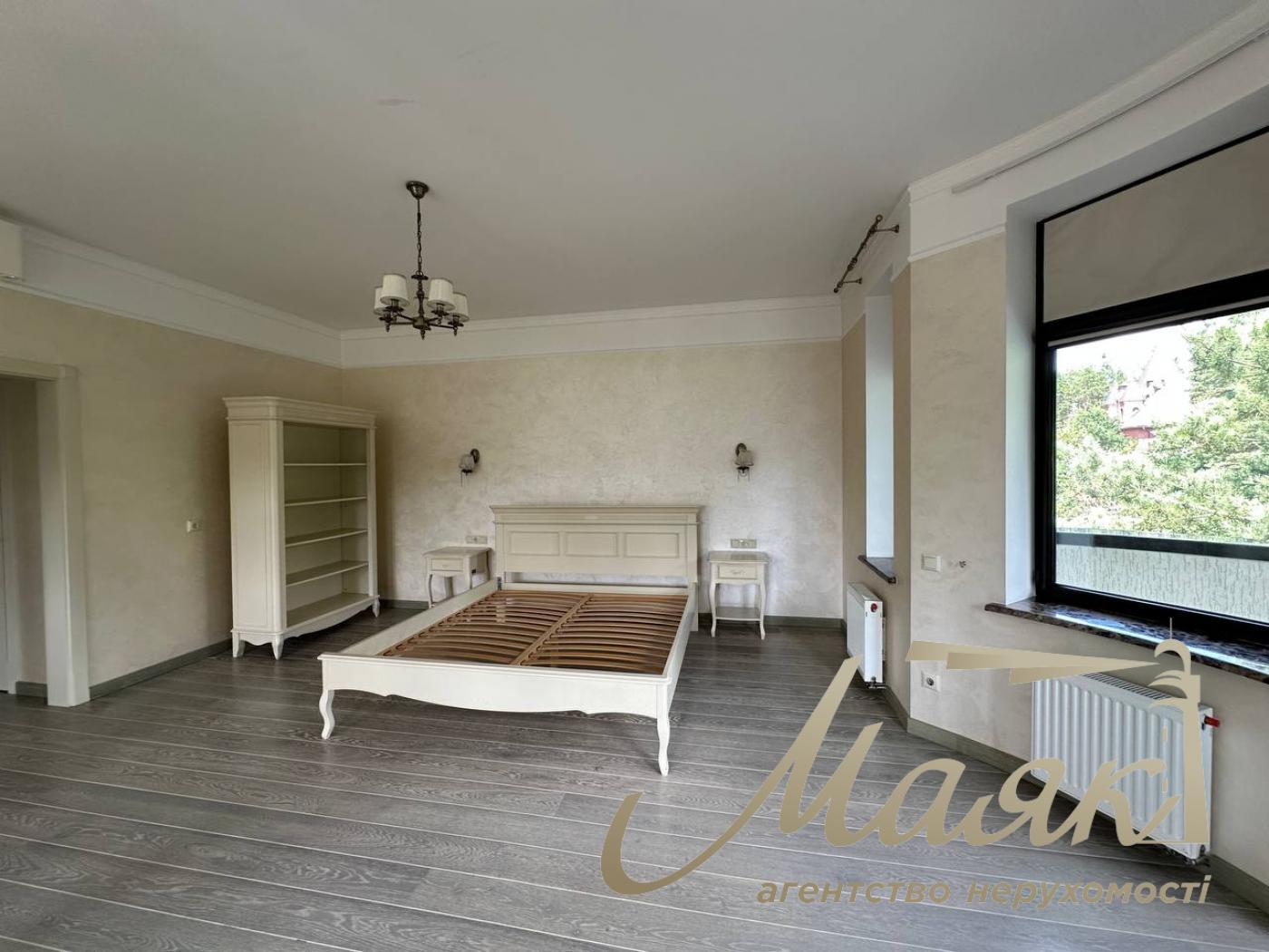 Оренда будинку 750м2 на 60 сотках землі на Хуторі Мриги, Голосіївський район.