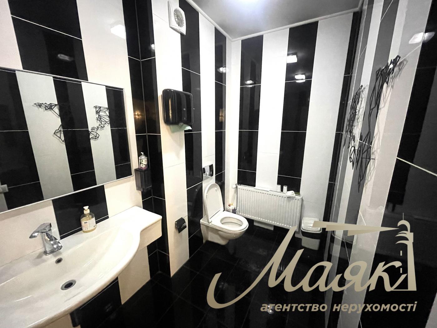 Оренда офісу з терасою 180м2 БЦ Доміно вул. Нижній Вал 51 Поділ