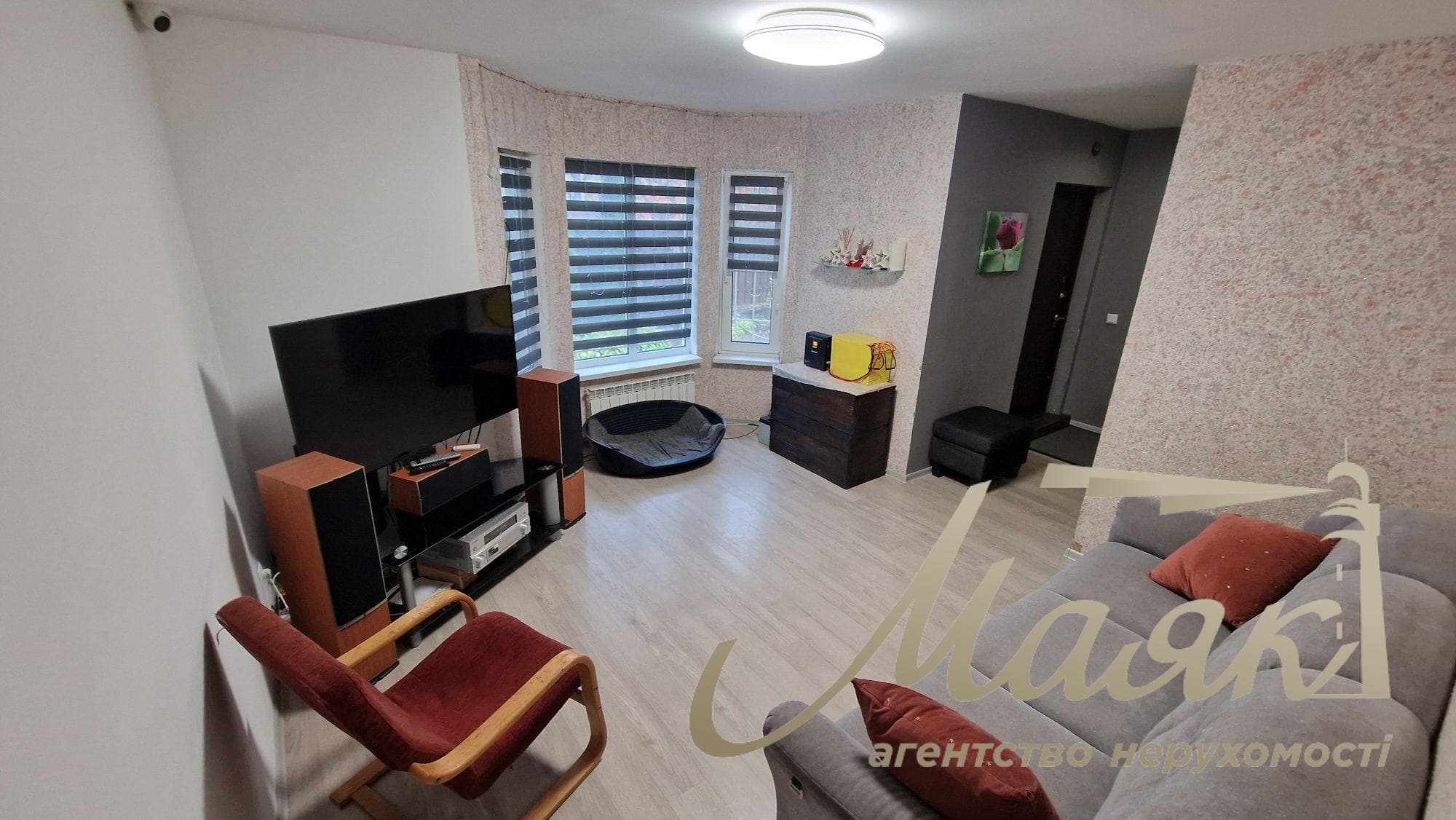 Оренда 2-поверхового будинку (100 м²) на 8 сотках землі в с. Гнедін