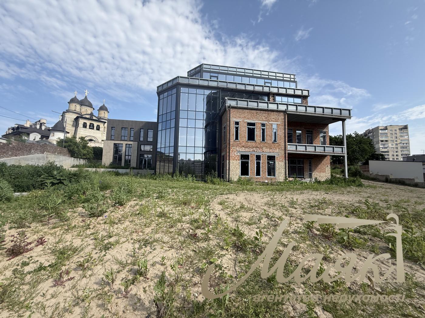 Продаж цілої будівлі в самому центрі Києва вул. Мічуріна, Звіринець, Київ біля IQ Бізнес центру