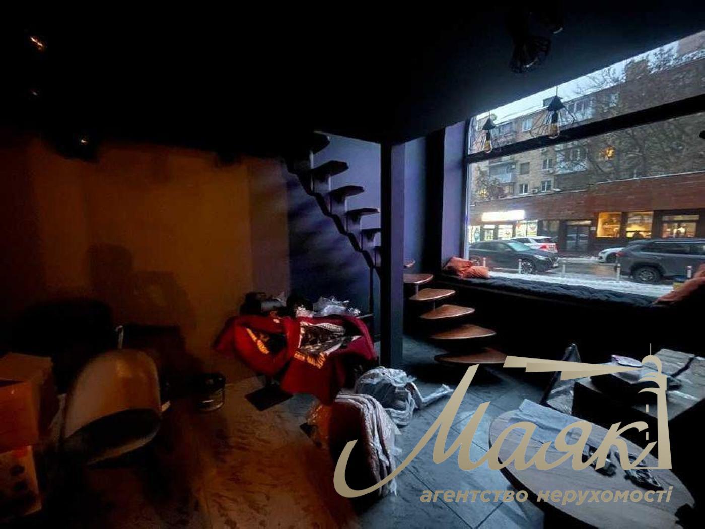 Продаж фасадного приміщення 121 м.кв. Підвисоцького, Печерськ