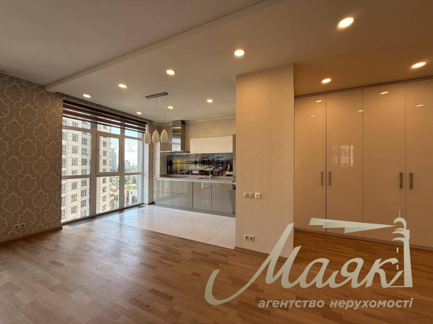 For sale 4-room apartment in LCD "Novopecherskie Lipki" Address: 16, A. Verkhoglyada St. (Dragomirov), Pechersk district.