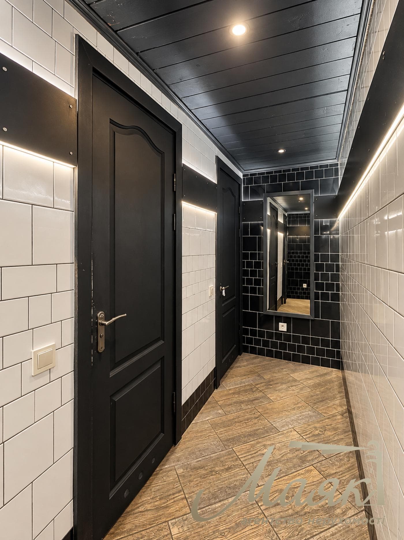 Оренда будинку площею 450 м² у с. Козин/Конча-Заспа, КГ «Сосновий бір», 20 соток, басейн, лазня, Обухівський напрямок, Київська область.