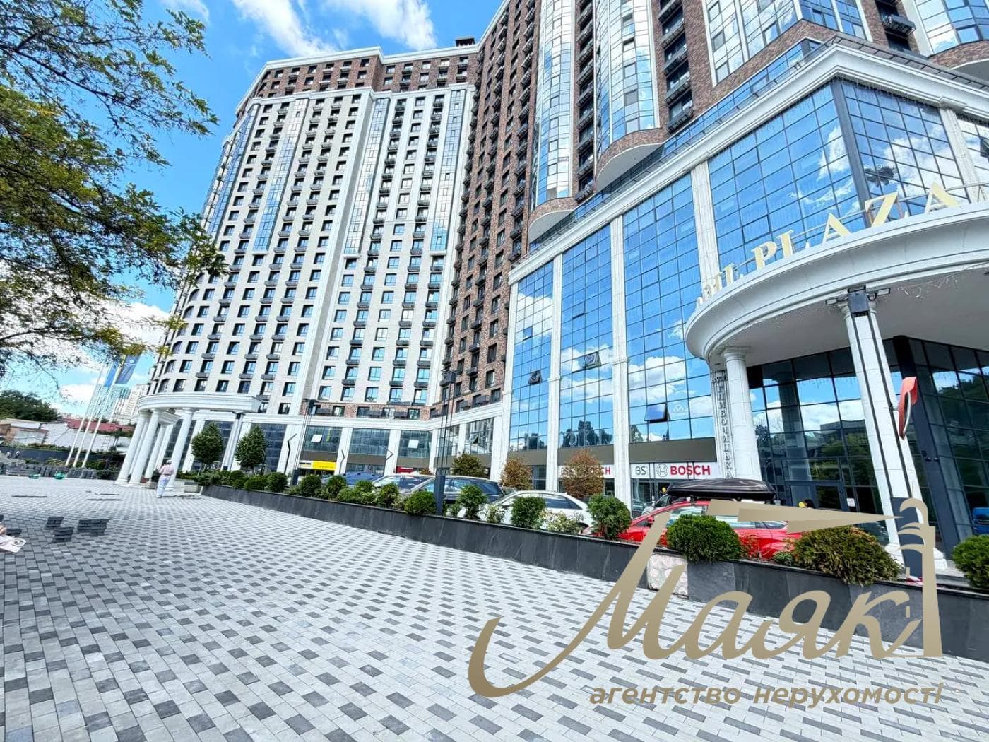 Оренда офісного приміщення (252 м²) у ЖК «Podil Plaza», на вул. Глибочицькій, 73