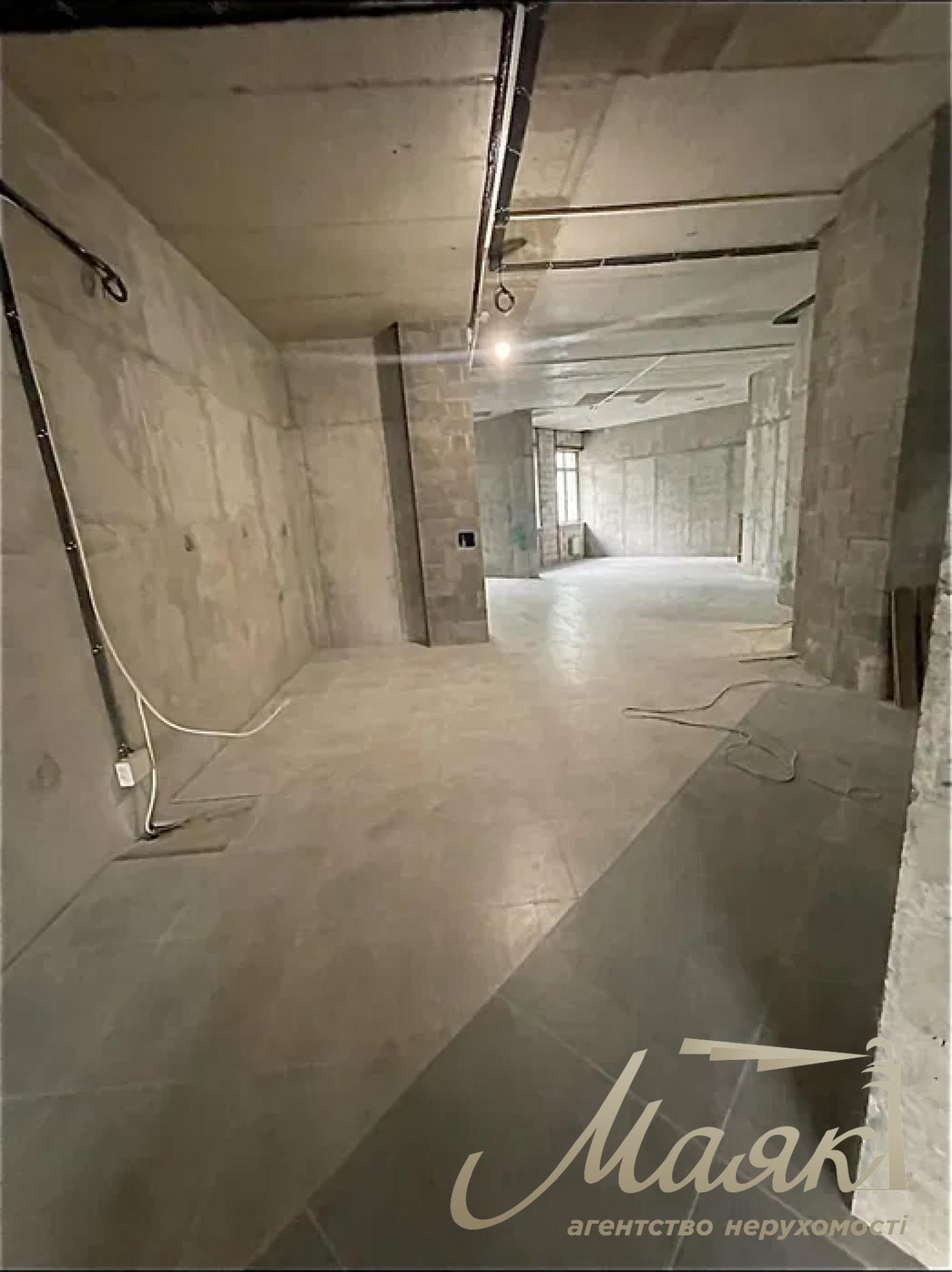 Rent a facade room 250 sq.m. in LCD Parkove Misto, on Vyshgorodskaya str.