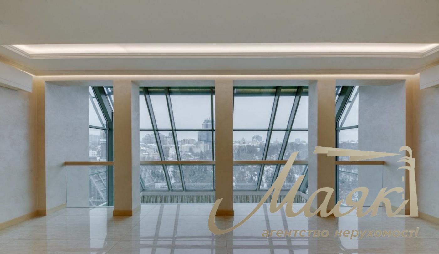 Penthouse for sale, Nazarovskaya St., Center