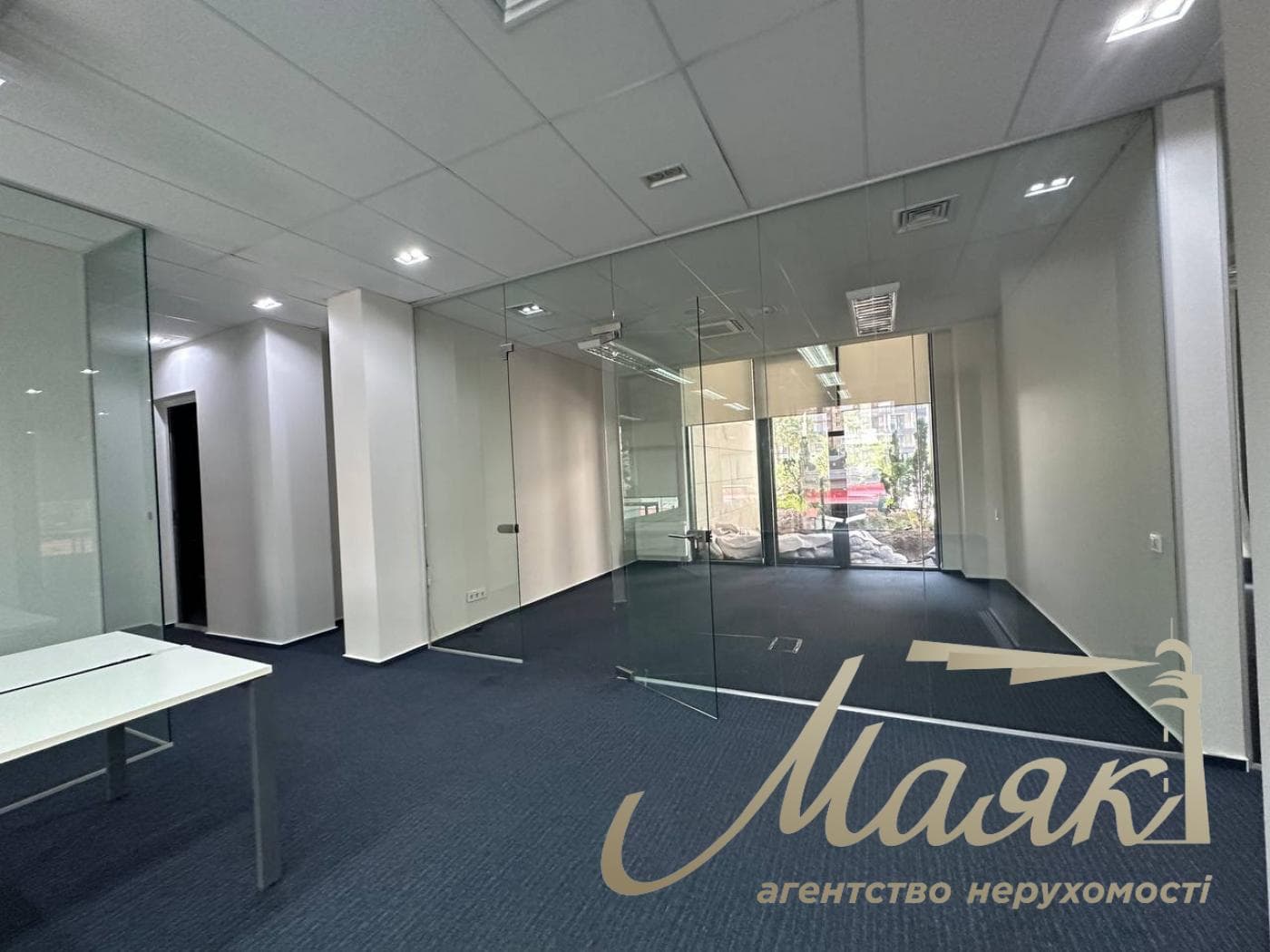 Аренда автономного офиса 962,1 м², ул. Антоновича, 118, Центр.