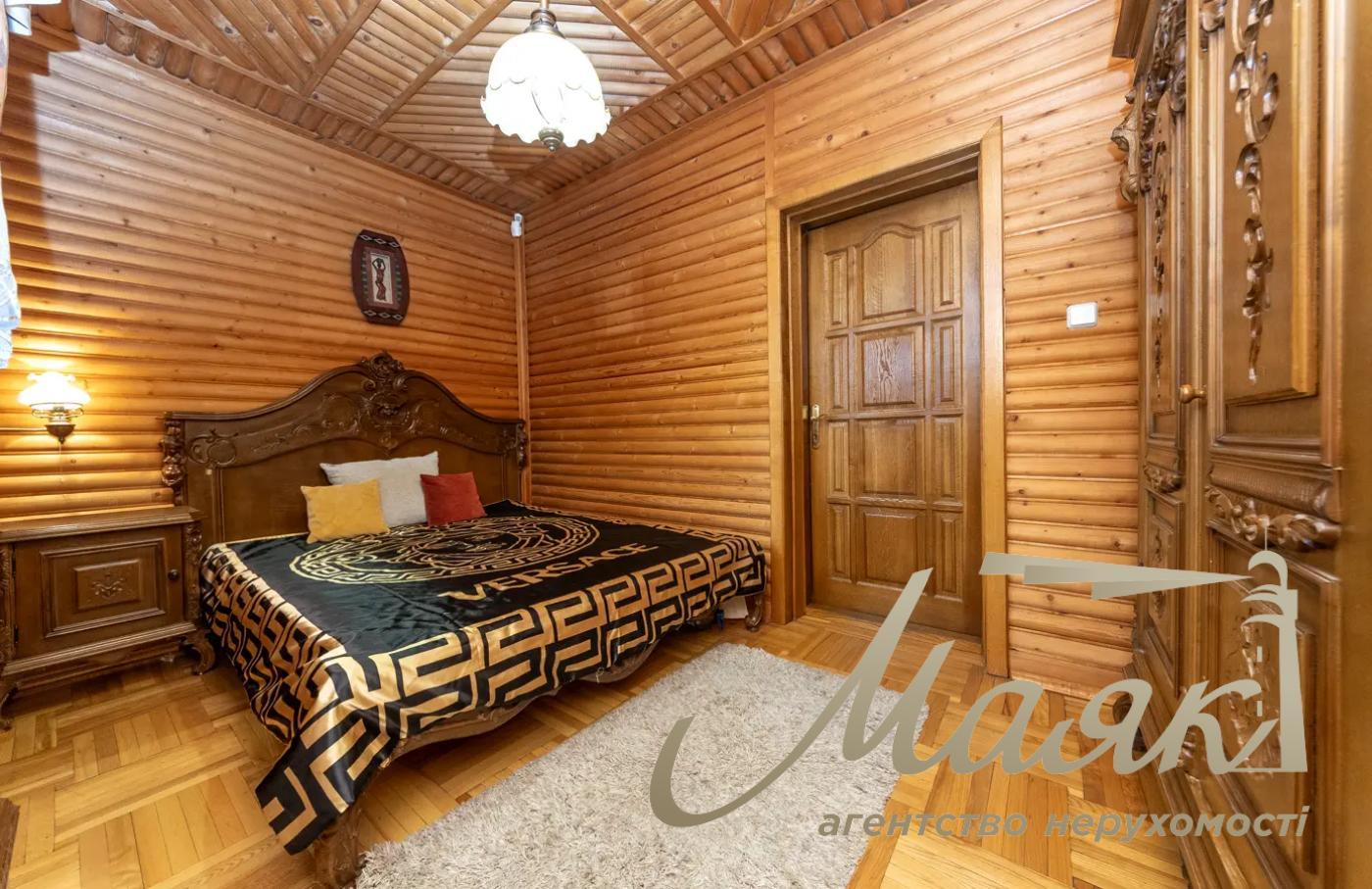 Продажа элитного дома 631м2 в Киеве, Голосеевский р-н, с.Вита-Литовская, пров. Залужный