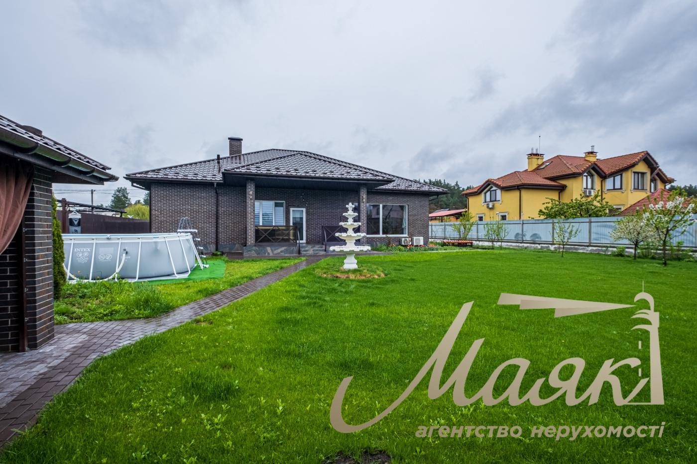 Продажа одноэтажного дома 182.6 м2 в с. Погребы, ул. Пасиченка, Киевская обл, Броварский р-н.