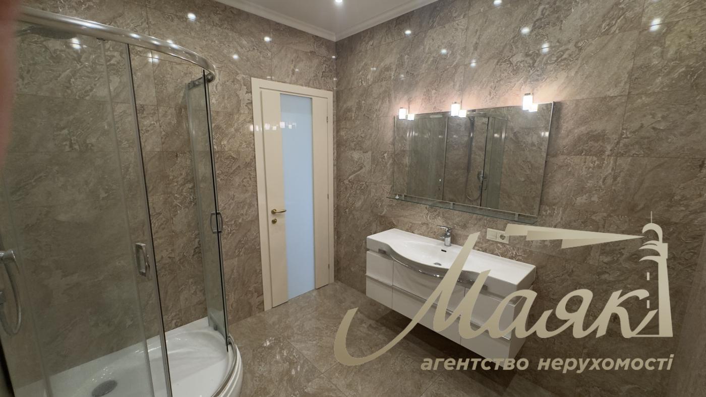 Rent office space 200m2 in the center, Klovskyi Spusk 7