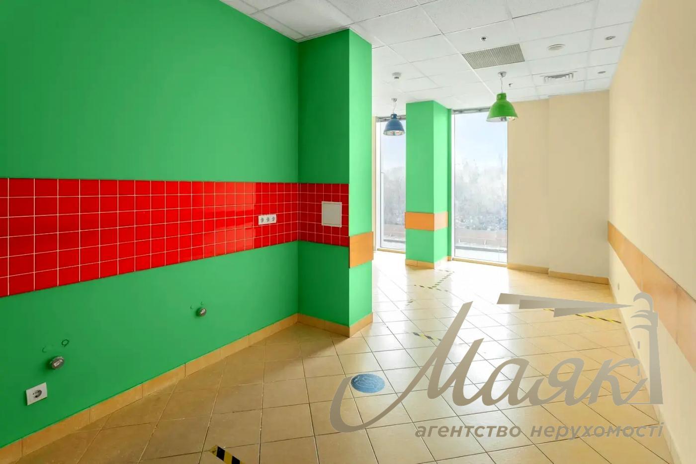 Оренда офісу 470м2 у БЦ вул.Амосова 12, Солом'янський район.