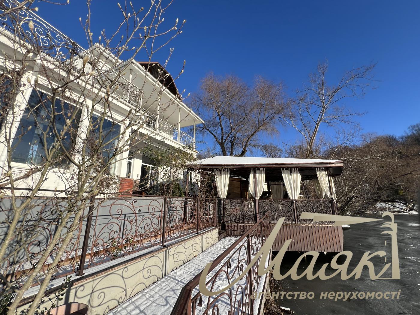 Rent of a 3-storey house 460m2, Goloseevsky district, Myshelovka.