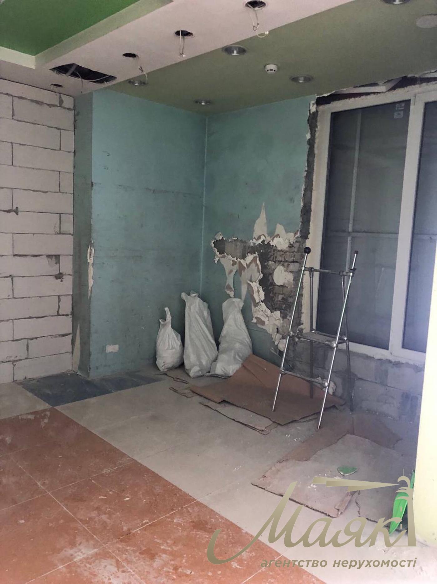 Оренда фасаду 33м2, Харківське шосе, 58