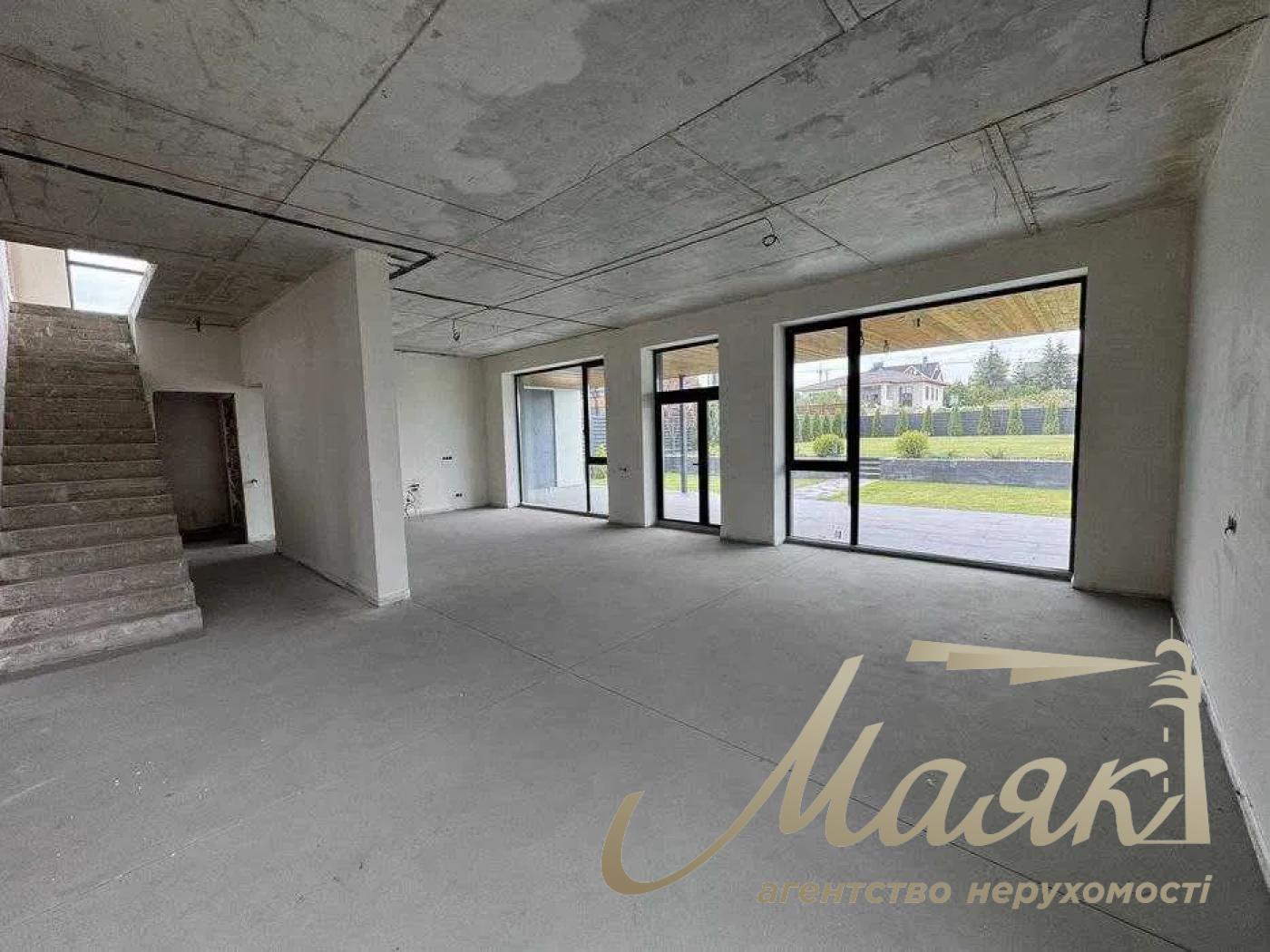 Предлагается к продаже качественный дом в селе Ходосовка — всего в 10 минутах езды от Киева